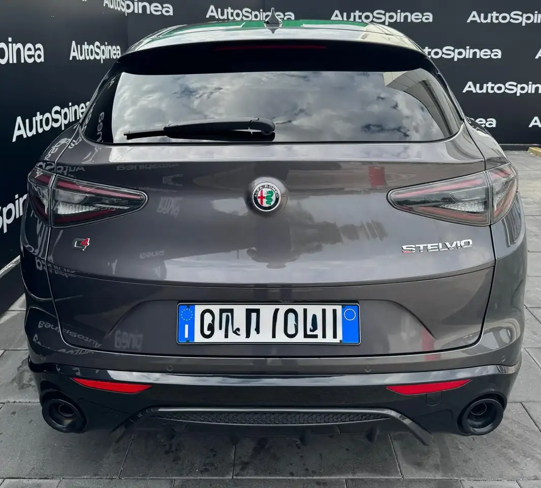 Alfa Romeo Stelvio 2025