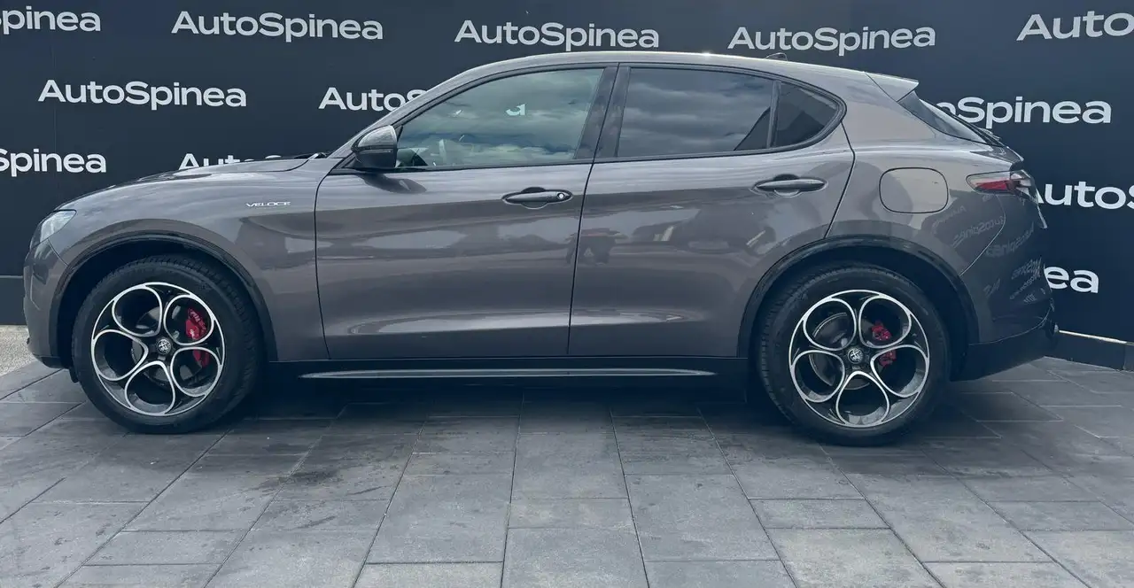 Alfa Romeo Stelvio 2025