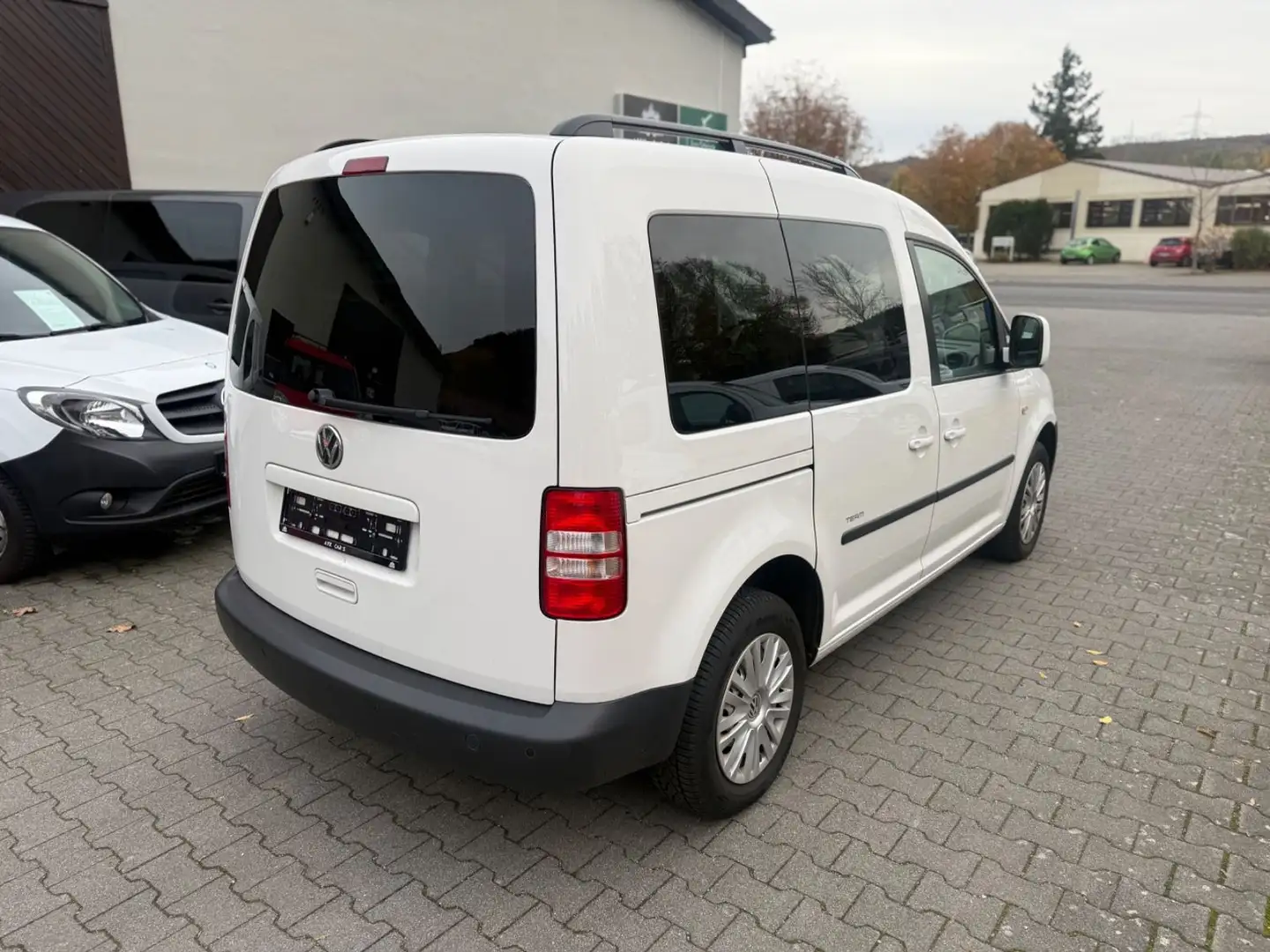 Volkswagen Caddy 1.6 TDI DSG Team Hu/Insp Neu Weiß - 2