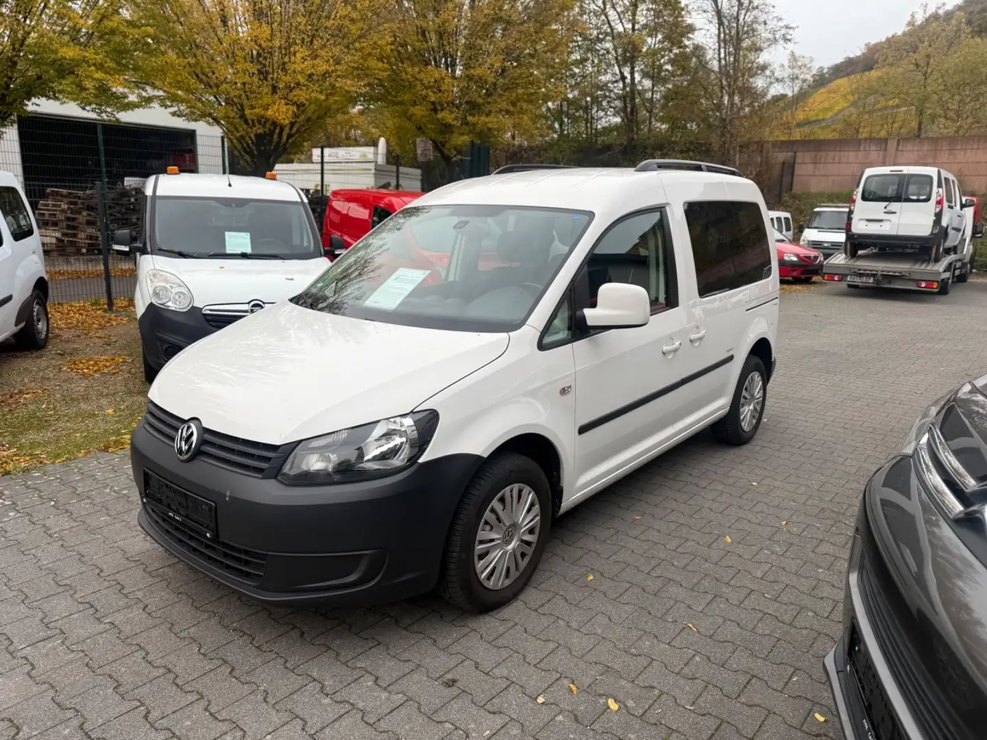 Volkswagen Caddy 1.6 TDI DSG Team Hu/Insp Neu Weiß - 1