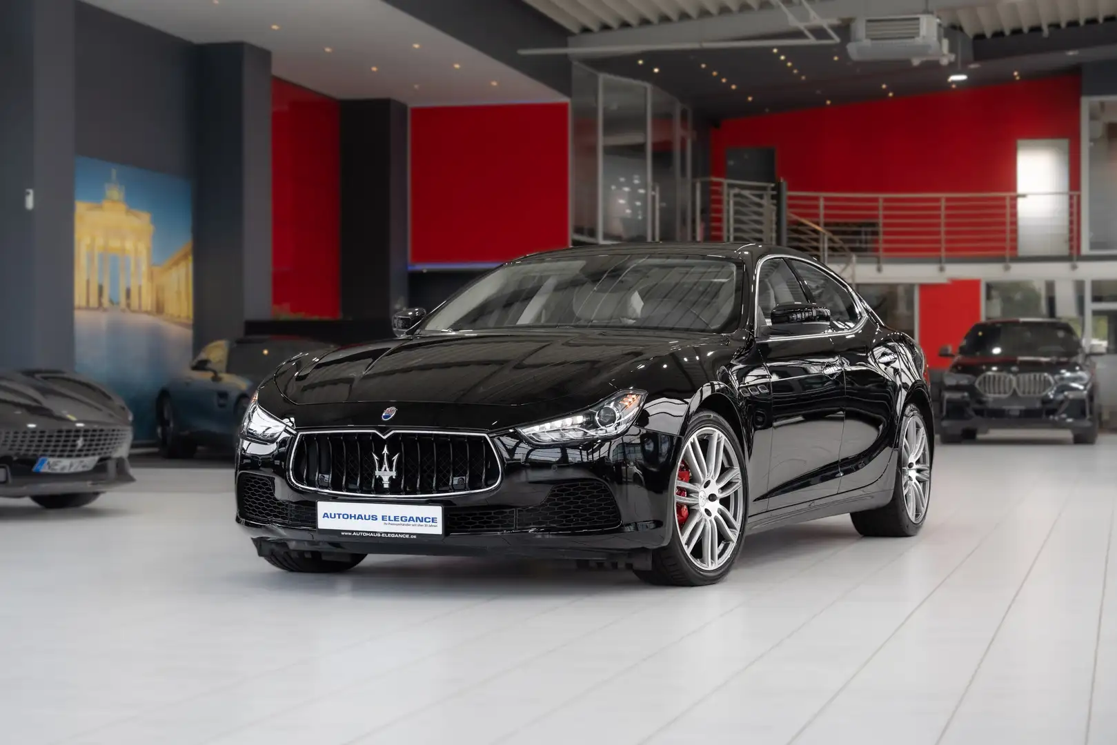Maserati Ghibli *BREMBO*DARK-MIRROR*BI-XENON*LEDER*1.HAND* Schwarz - 1