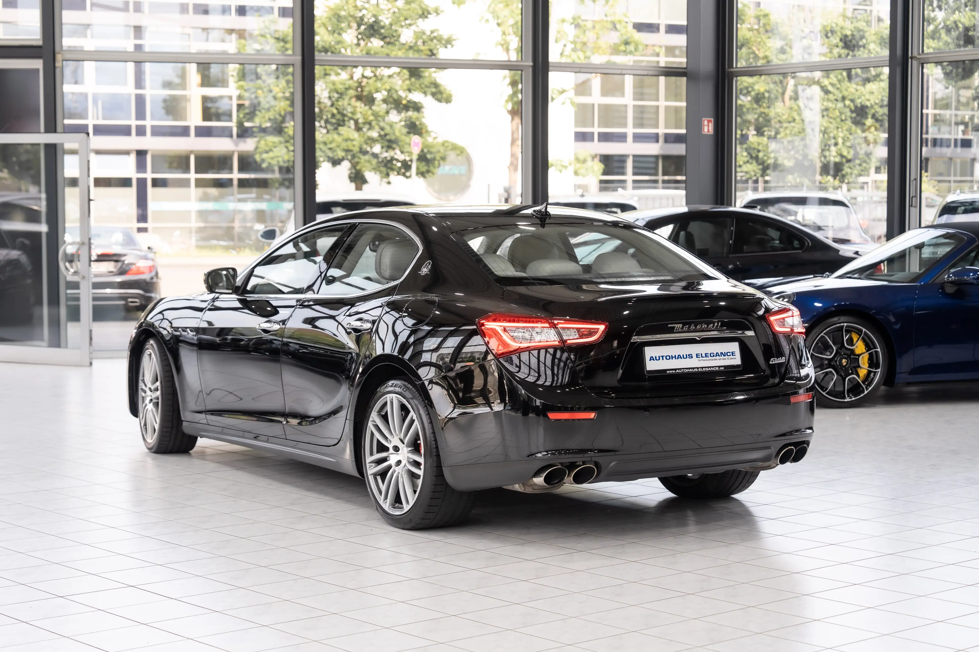 Maserati Ghibli *BREMBO*DARK-MIRROR*BI-XENON*LEDER*1.HAND* — photo 10