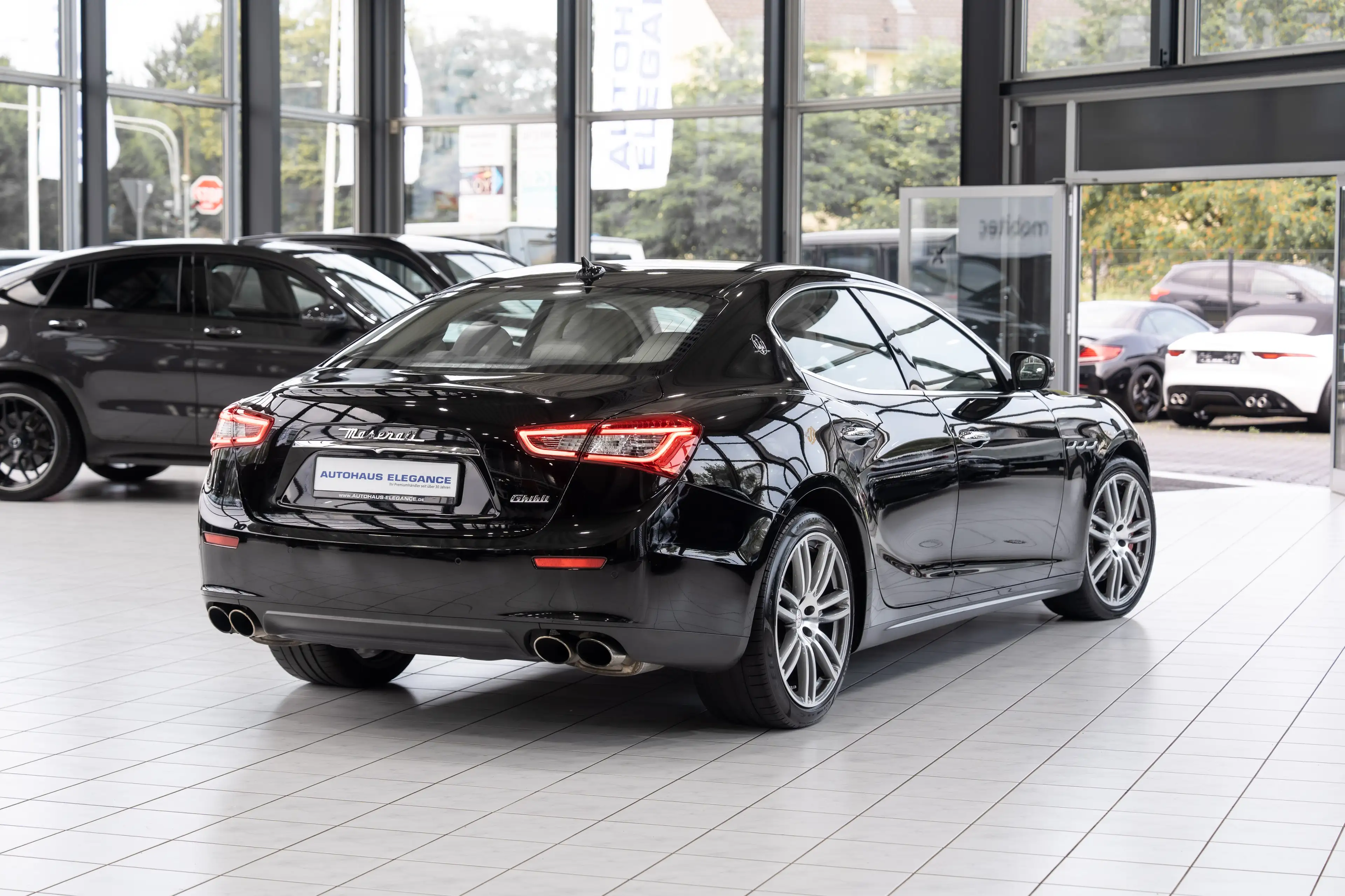 Maserati Ghibli *BREMBO*DARK-MIRROR*BI-XENON*LEDER*1.HAND* — photo 11