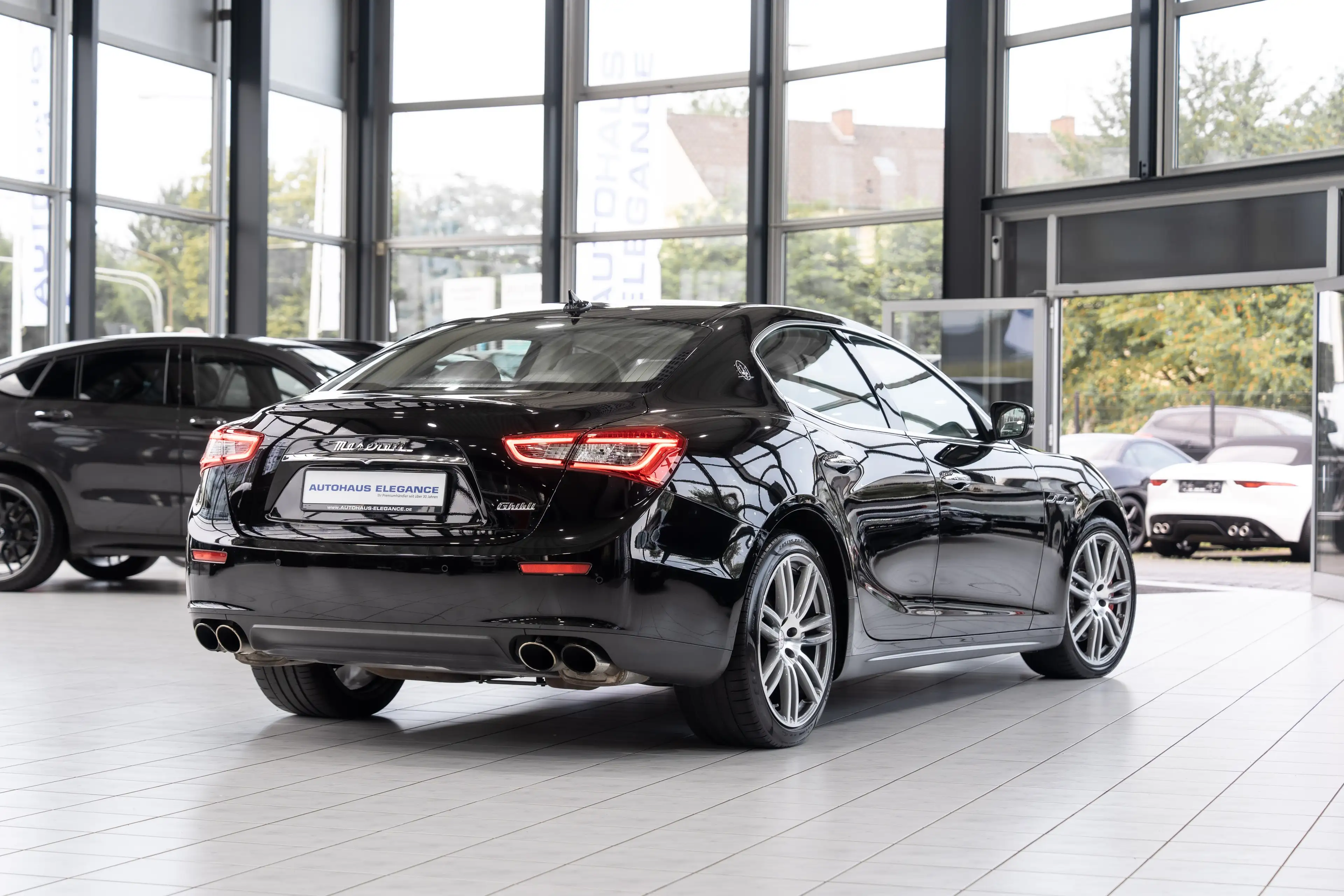 Maserati Ghibli *BREMBO*DARK-MIRROR*BI-XENON*LEDER*1.HAND* — photo 4