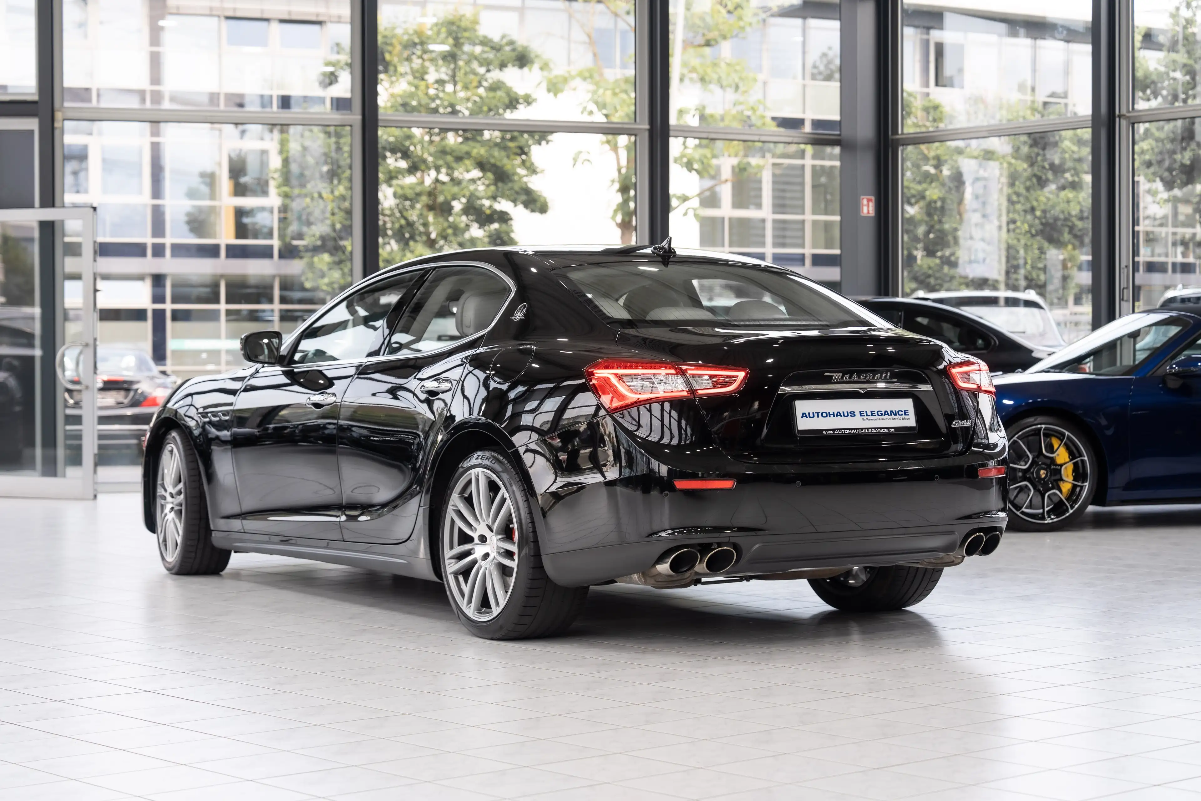 Maserati Ghibli *BREMBO*DARK-MIRROR*BI-XENON*LEDER*1.HAND* — photo 3