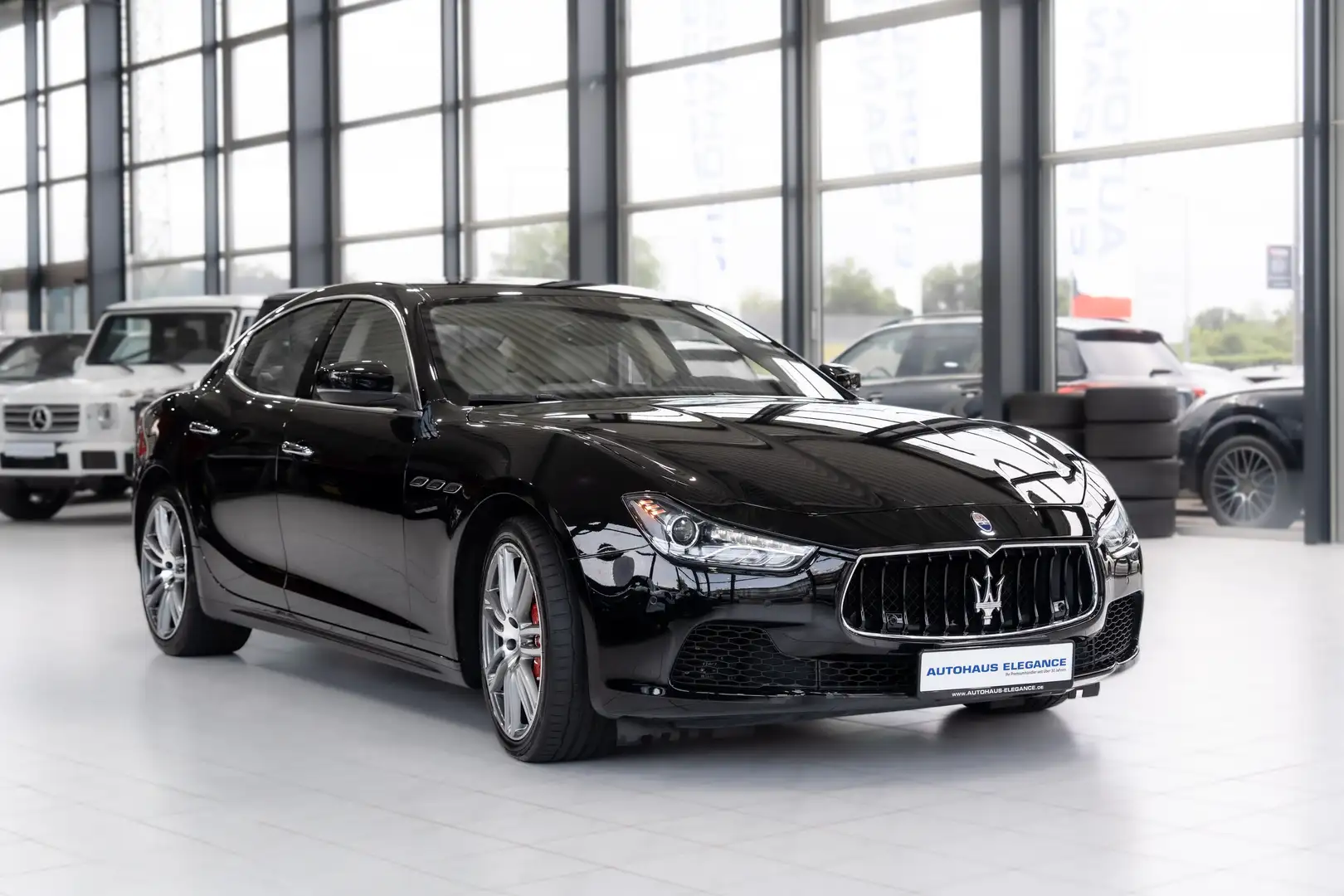 Maserati Ghibli *BREMBO*DARK-MIRROR*BI-XENON*LEDER*1.HAND* Schwarz - 2