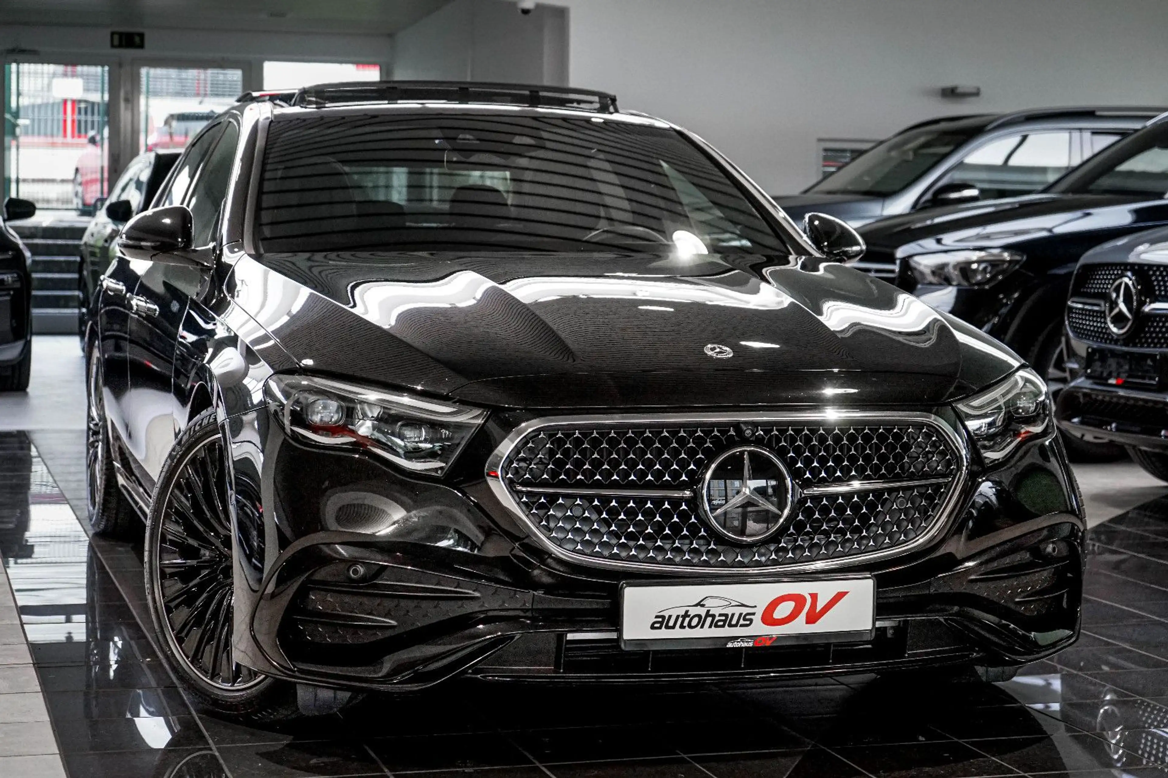 Mercedes-Benz E 300 e 4M AMG Premium*H-Lenkung*Hyperscre*Panora — photo 13