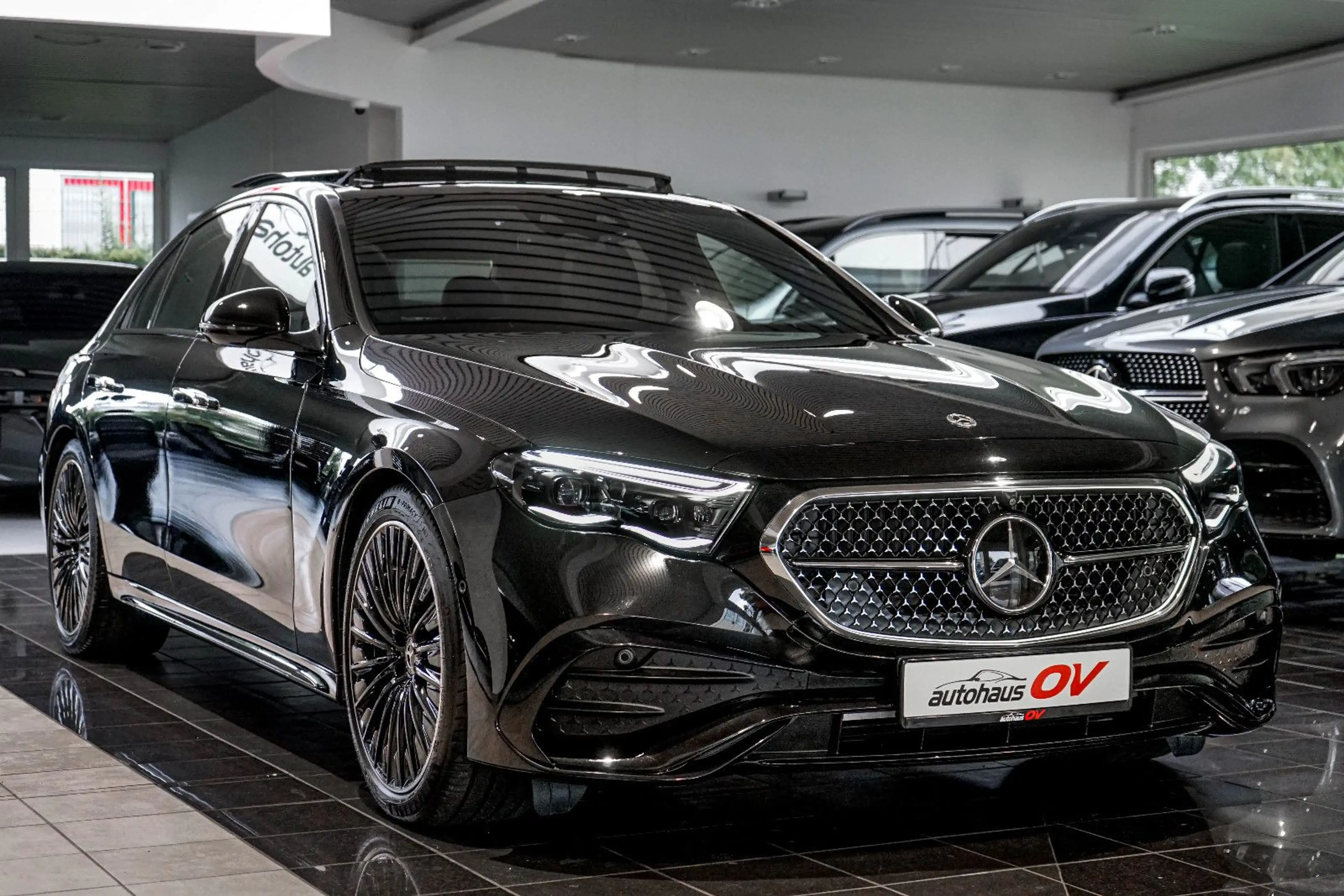 Mercedes-Benz E 300 e 4M AMG Premium*H-Lenkung*Hyperscre*Panora — photo 8