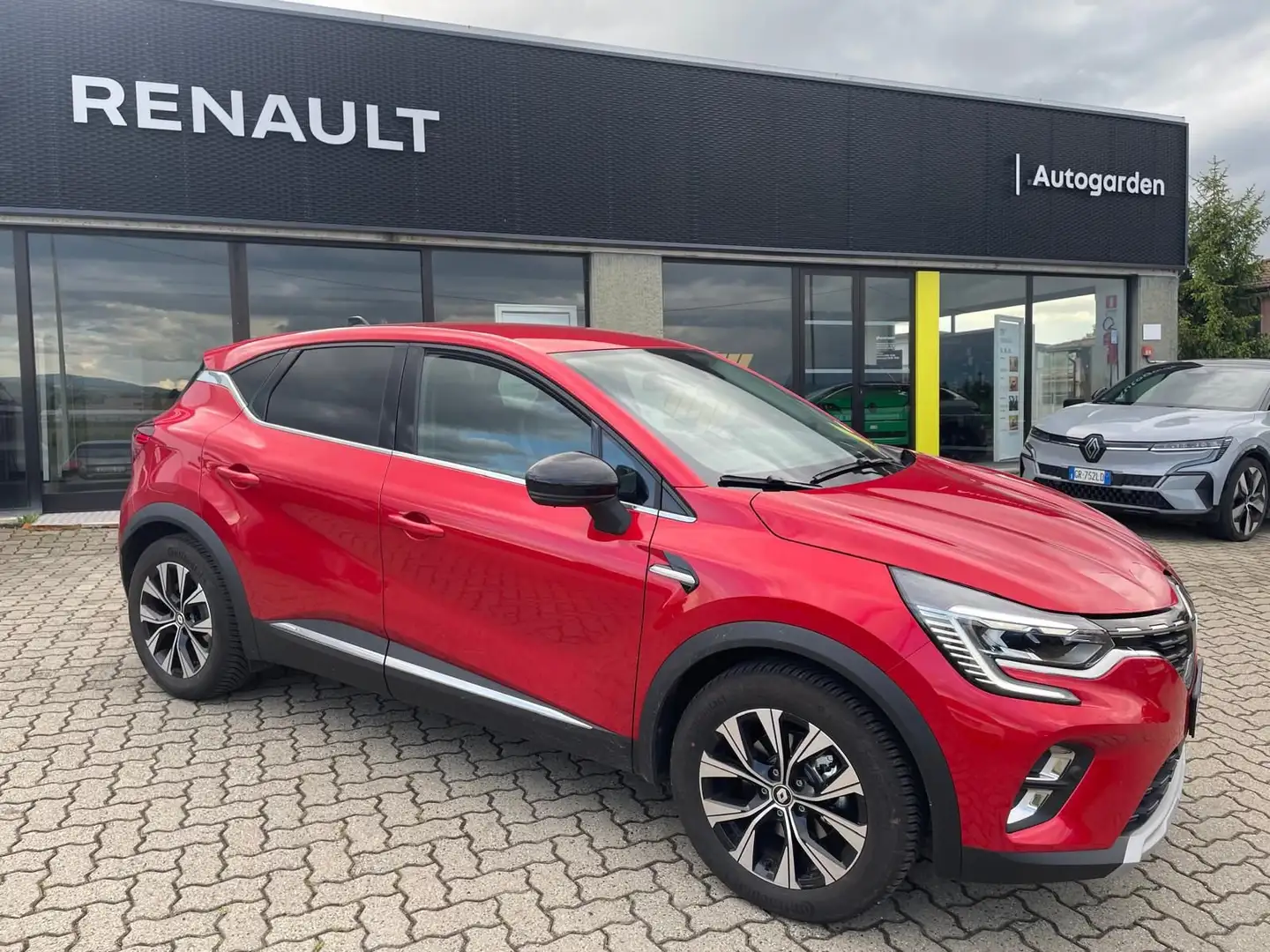 Renault Captur Hybrid E-Tech 145 CV Techno Rouge - 1