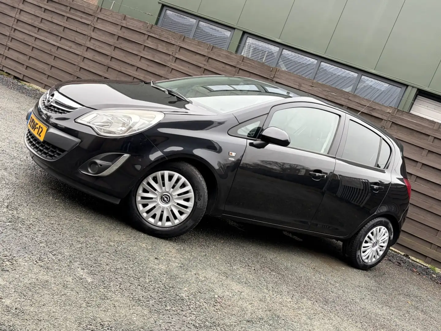 Opel Corsa 1.2-16V 111 Edition / Airco / Nieuwe APK Zwart - 2