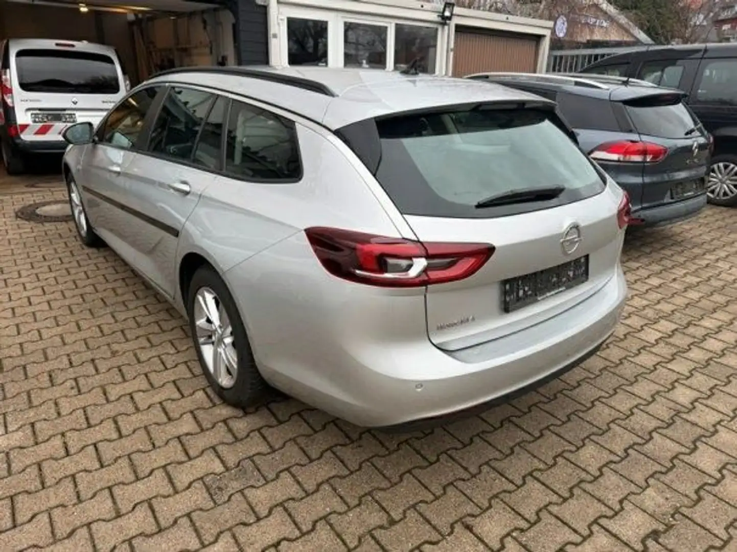 Opel Insignia B Sports Tourer NAVI PDC SPORTSITZE Silber - 2