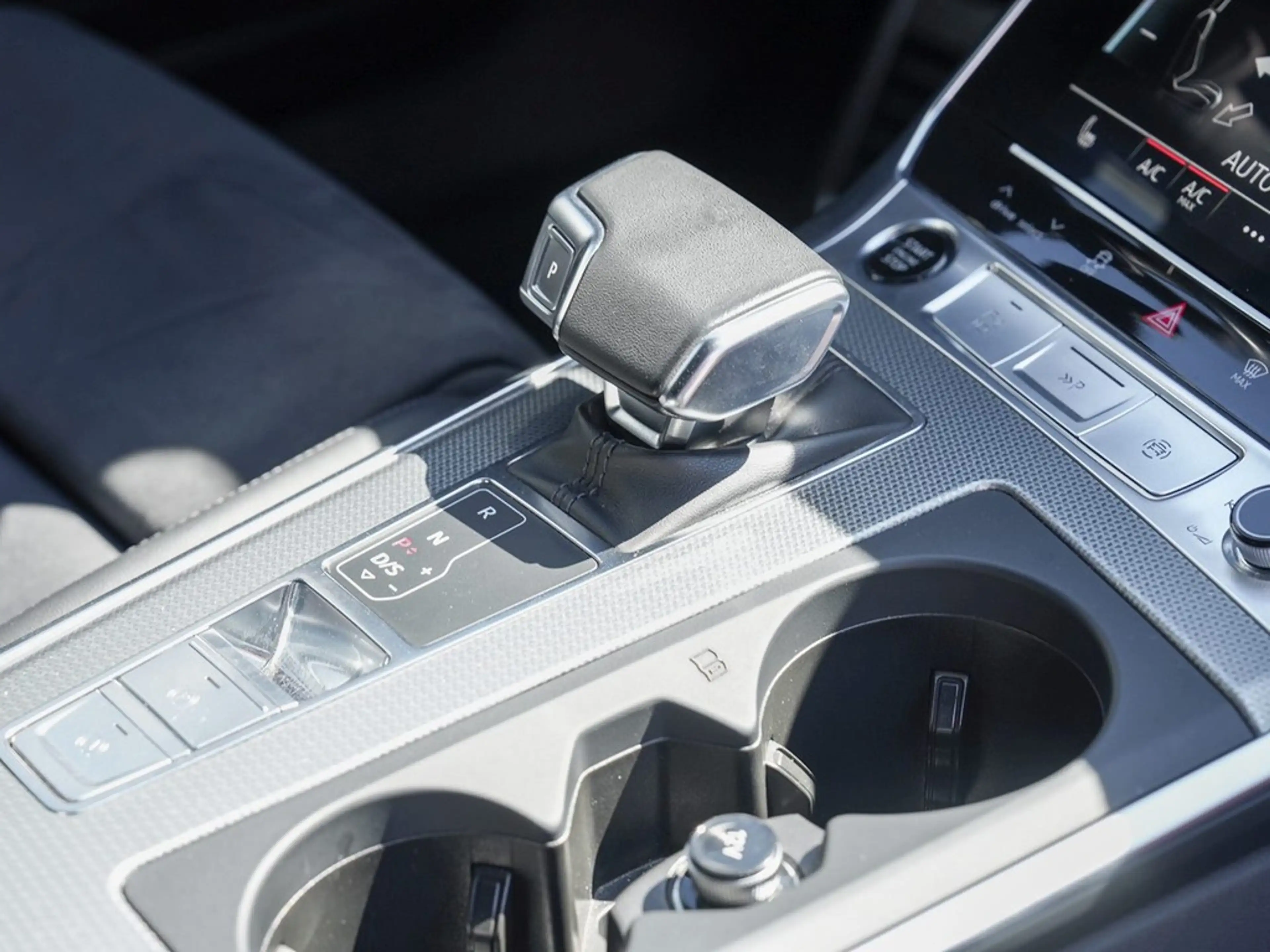 Audi A6 allroad 50 TDI Navi Matrix AHK 360° B&O ACC — photo 14