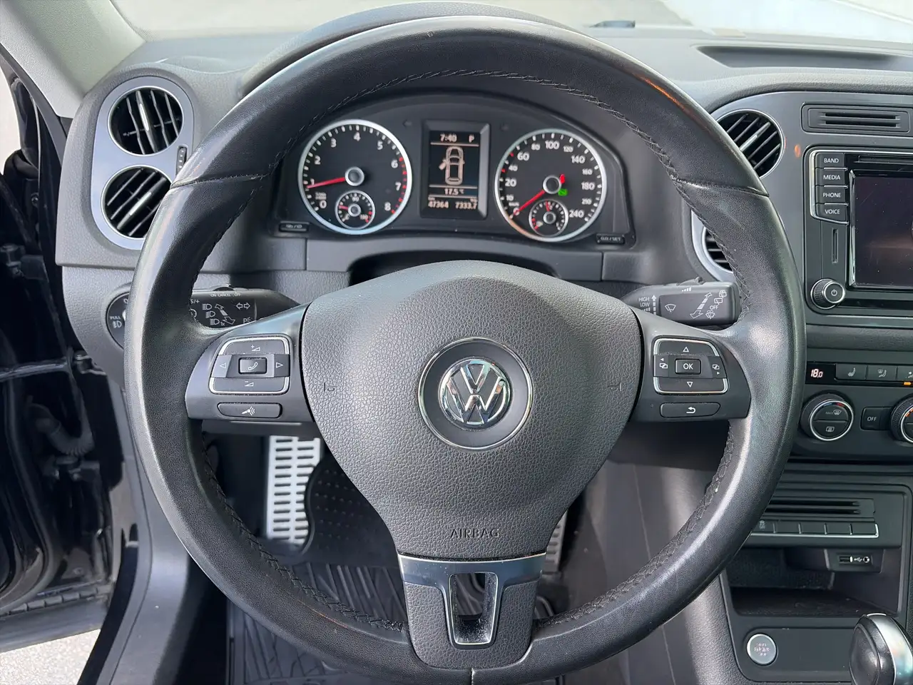 Volkswagen Tiguan снимка Volkswagen Tiguan