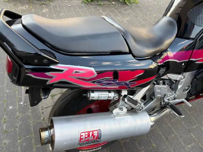 Suzuki GSX-R 1100 - foto 6