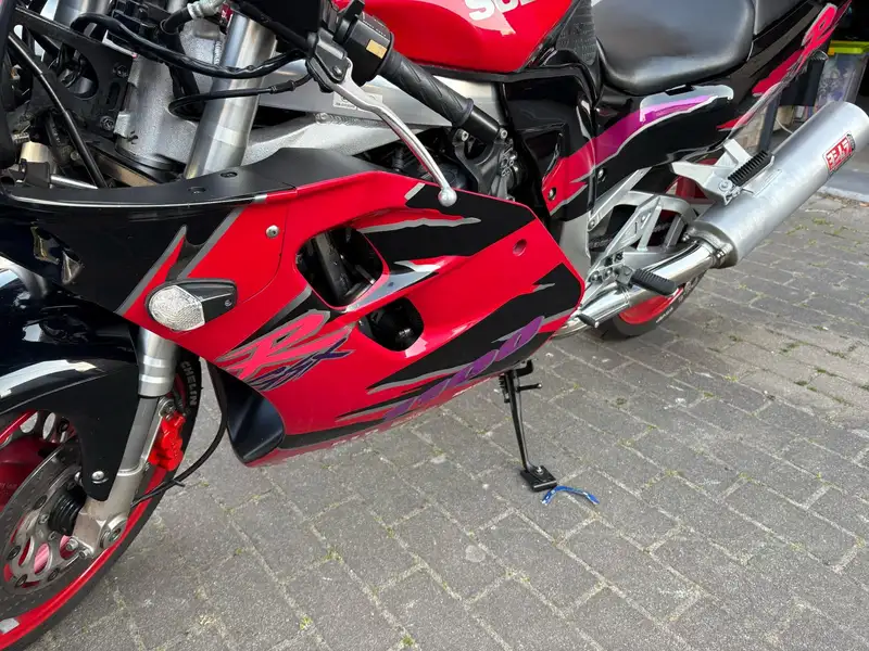 Suzuki GSX-R 1100 - foto 4