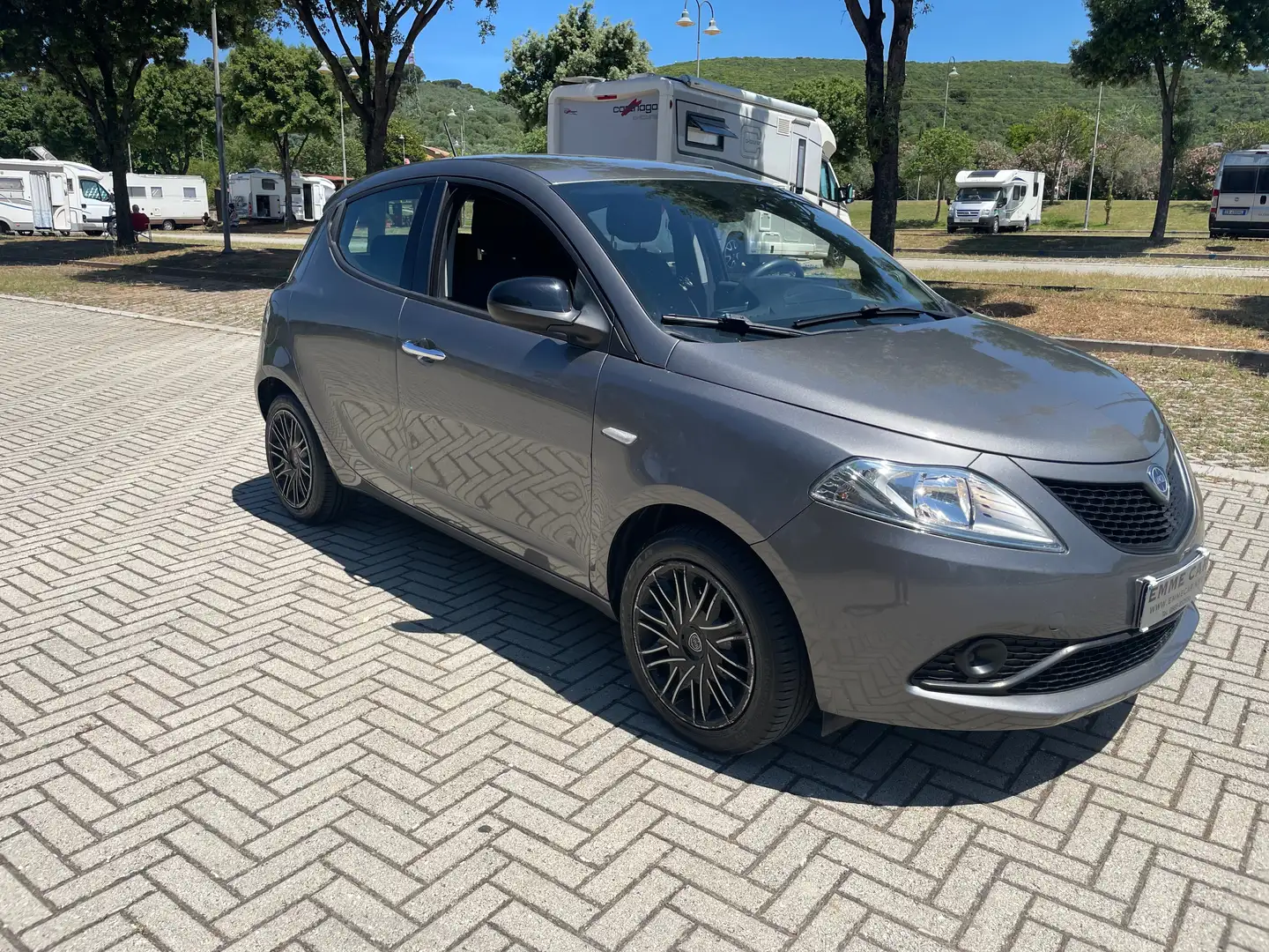 Lancia Ypsilon Ypsilon 1.2 Gold s Gris - 2