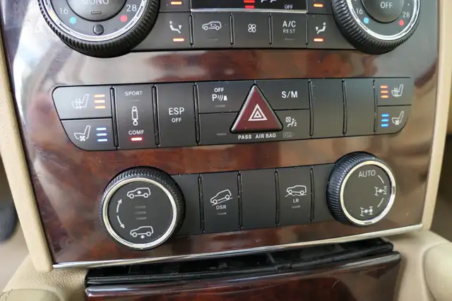 Mercedes-Benz GL view 9