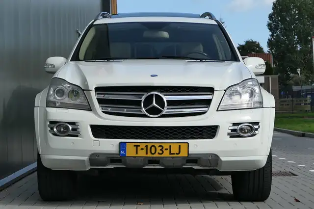 Mercedes-Benz GL view 27