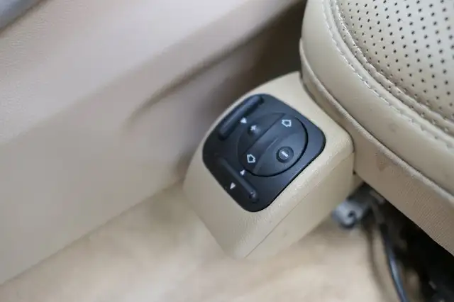 Mercedes-Benz GL view 20