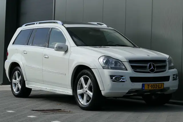Mercedes-Benz GL view 12