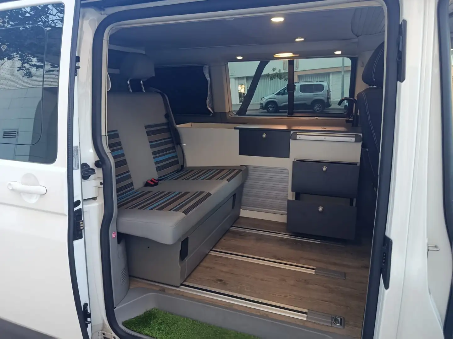 Volkswagen T5 California 2.0TDI Beach 140 - 2