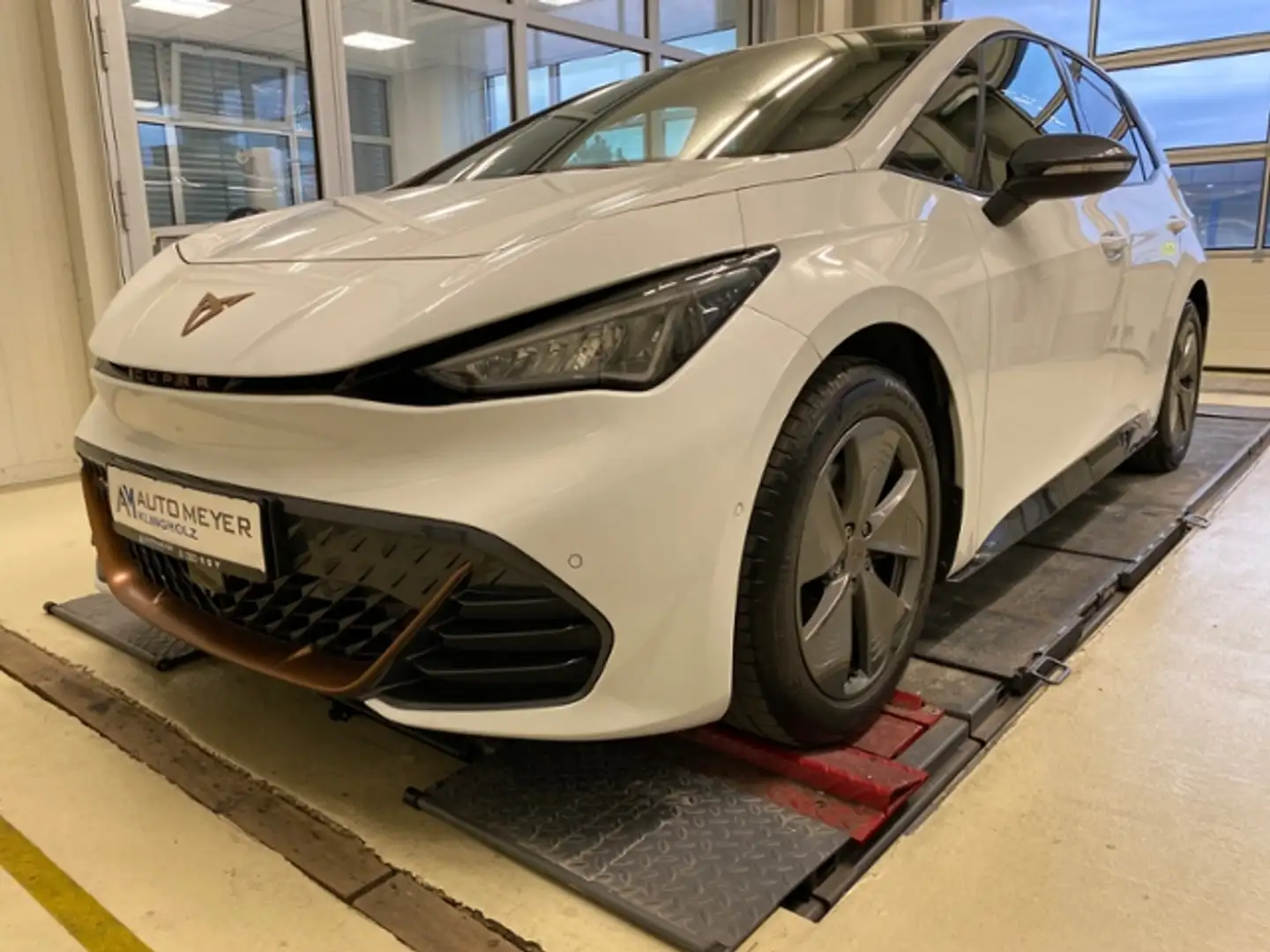 CUPRA Born 150kW Navi SHz ACC Rückffahrkamera Weiß - 2