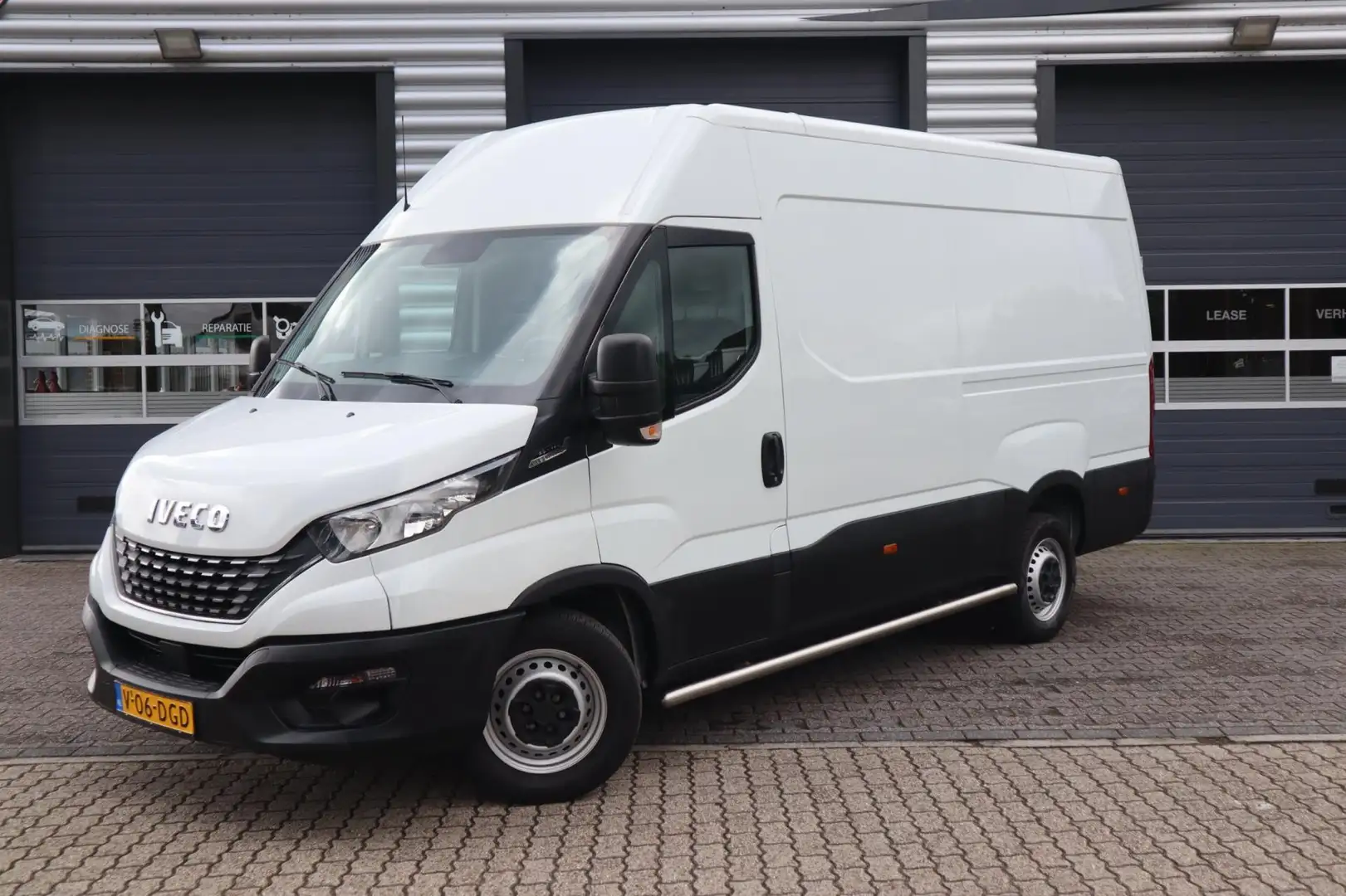 Iveco Daily 35S14V 2.3 352 H2, Automaat, Trekhaak, binnenbetim Weiß - 1