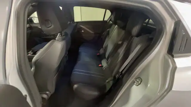 Opel Astra view 9