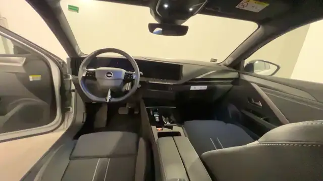 Opel Astra view 10