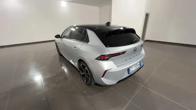 Opel Astra view 6