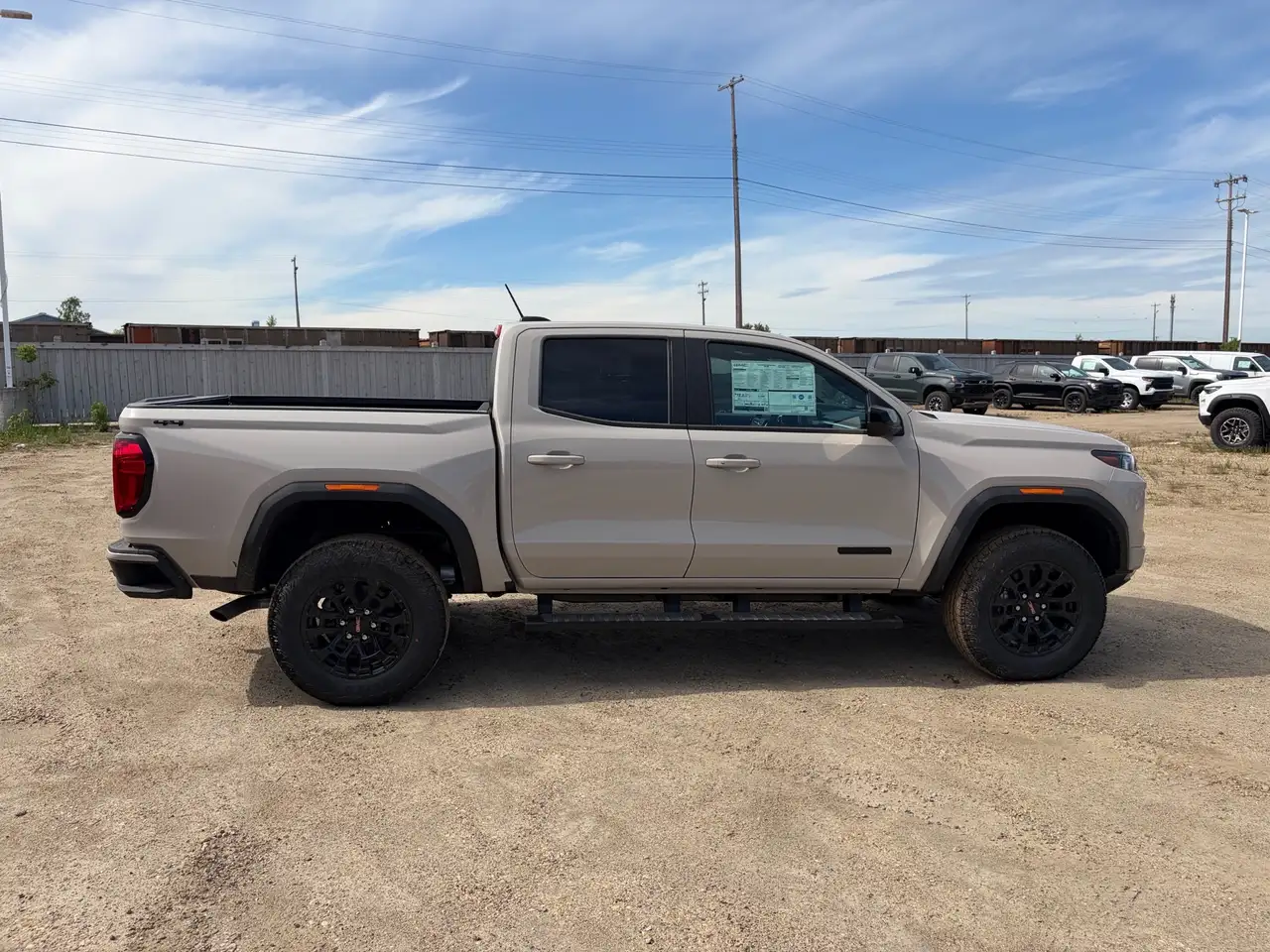 GMC Canyon photo GMC Canyon
