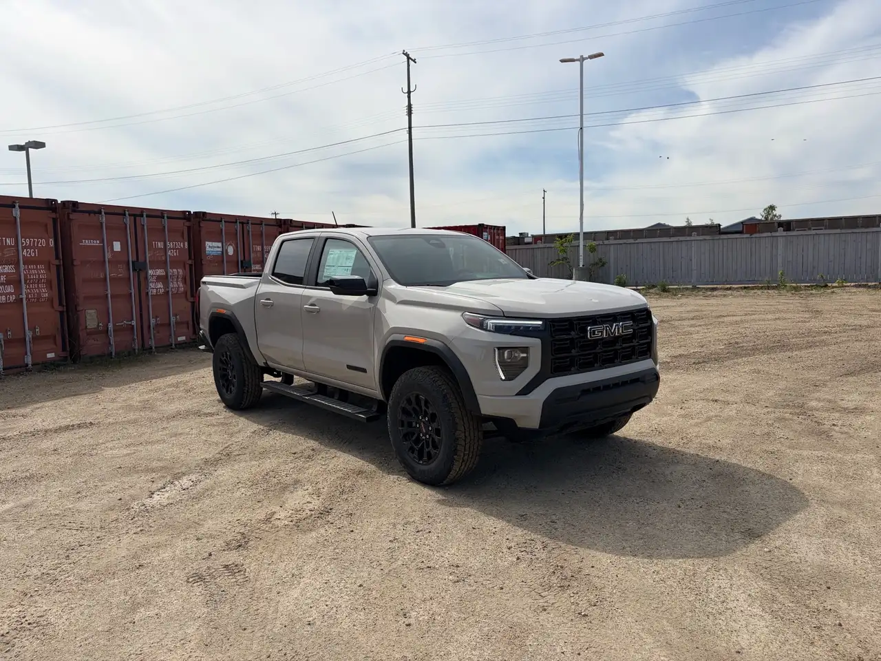 GMC Canyon photo GMC Canyon