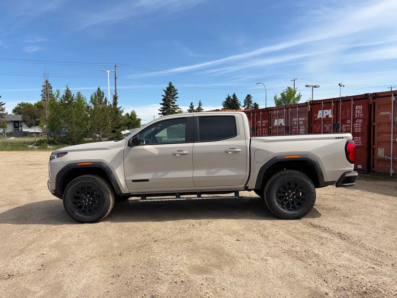 GMC Canyon photo GMC Canyon