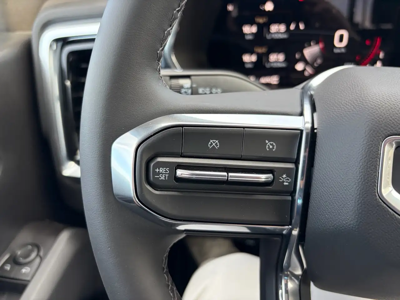 GMC Canyon photo GMC Canyon