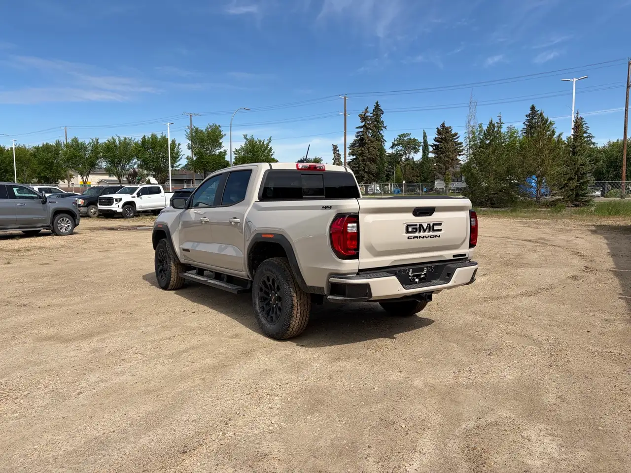 GMC Canyon photo GMC Canyon