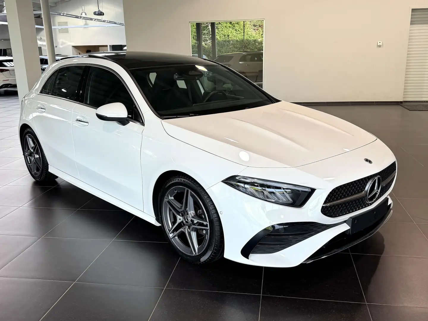 Mercedes-Benz A 200 Amg Panorama, Mbux, Led, DAB, Camera Blanc - 2