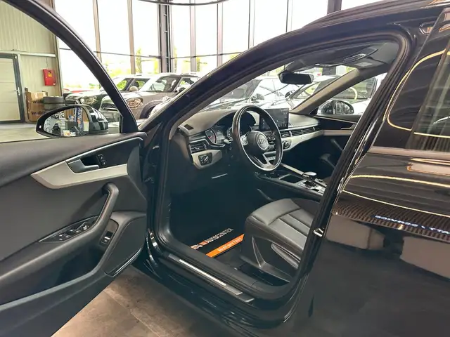Audi A4 Avant view 8
