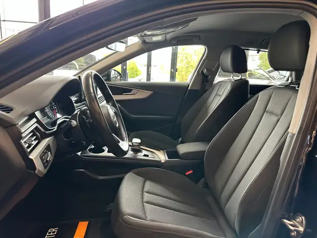 Audi A4 Avant view 9
