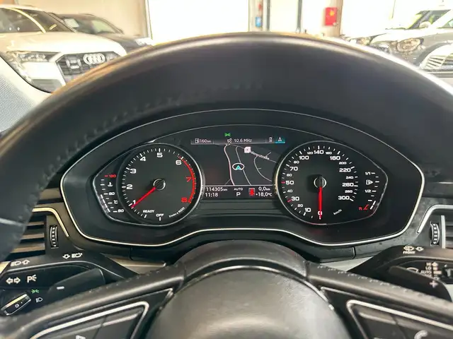 Audi A4 Avant view 11
