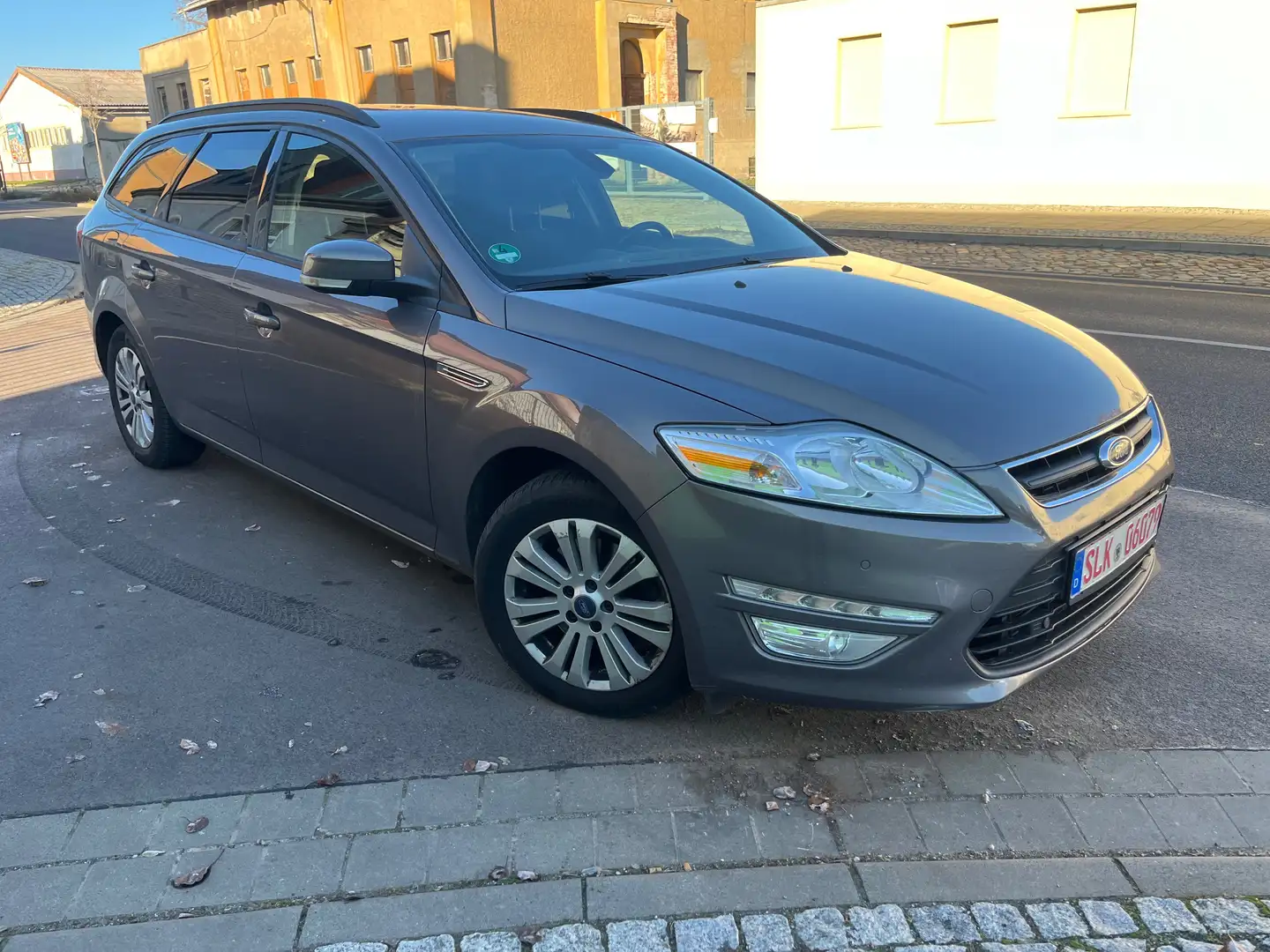 Ford Mondeo Trend (09.2010 Grau - 2