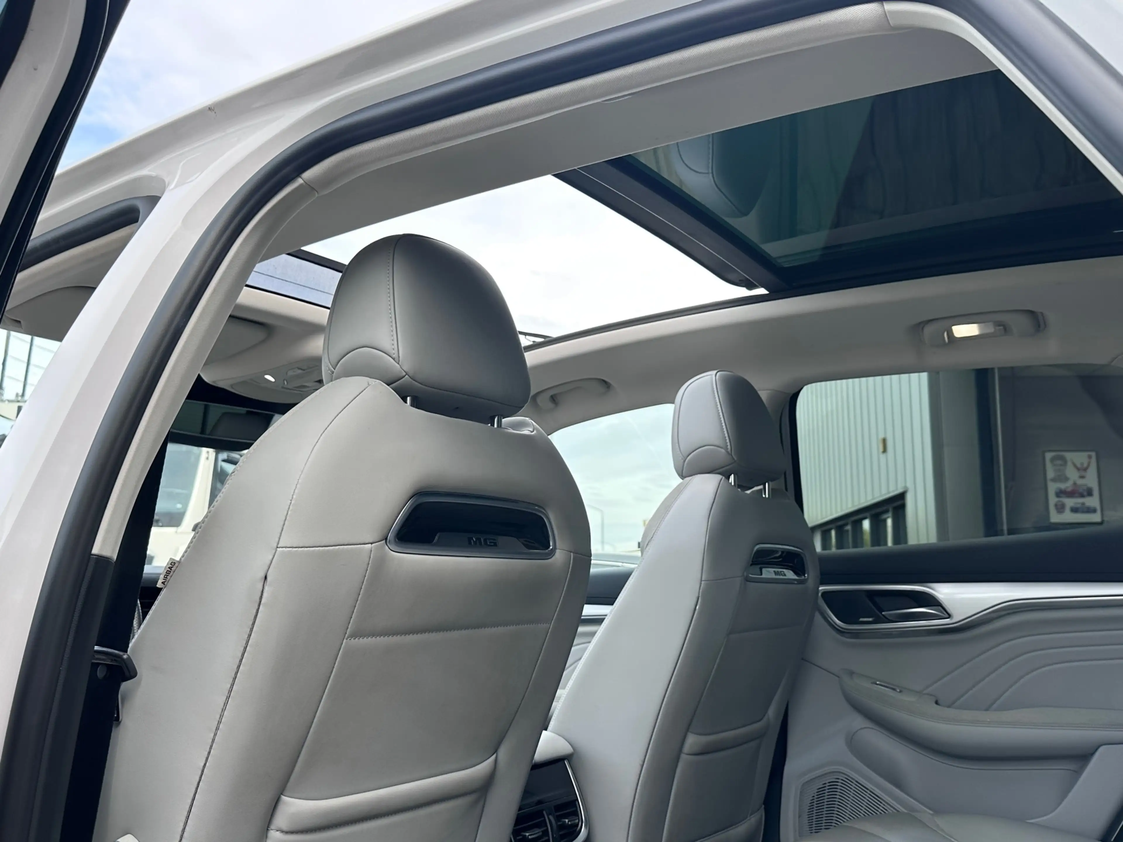 MG Marvel R Exclusive 70 kWh SOH 94.22% PANO BOSE TREKHAAK LEE — photo 13