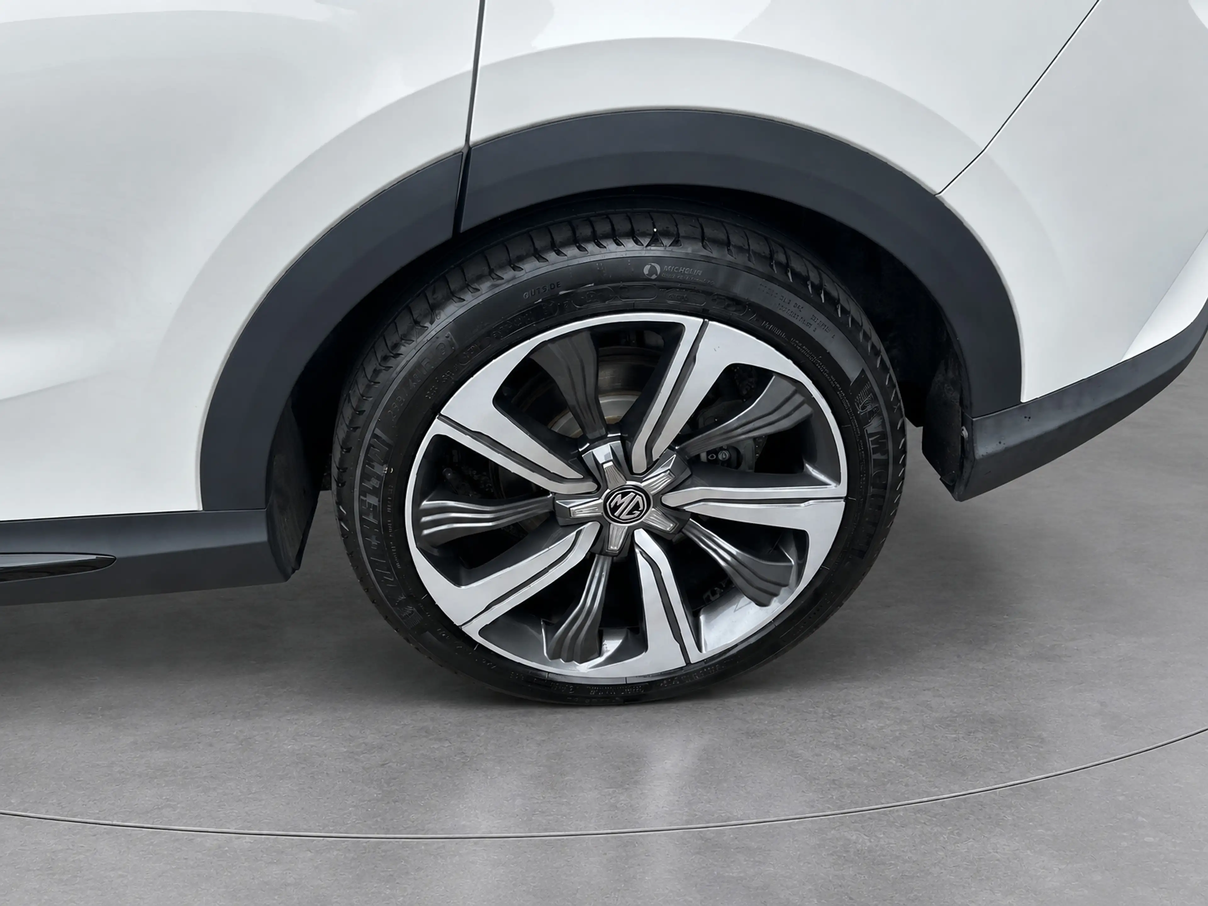 MG Marvel R Exclusive 70 kWh SOH 94.22% PANO BOSE TREKHAAK LEE — photo 8