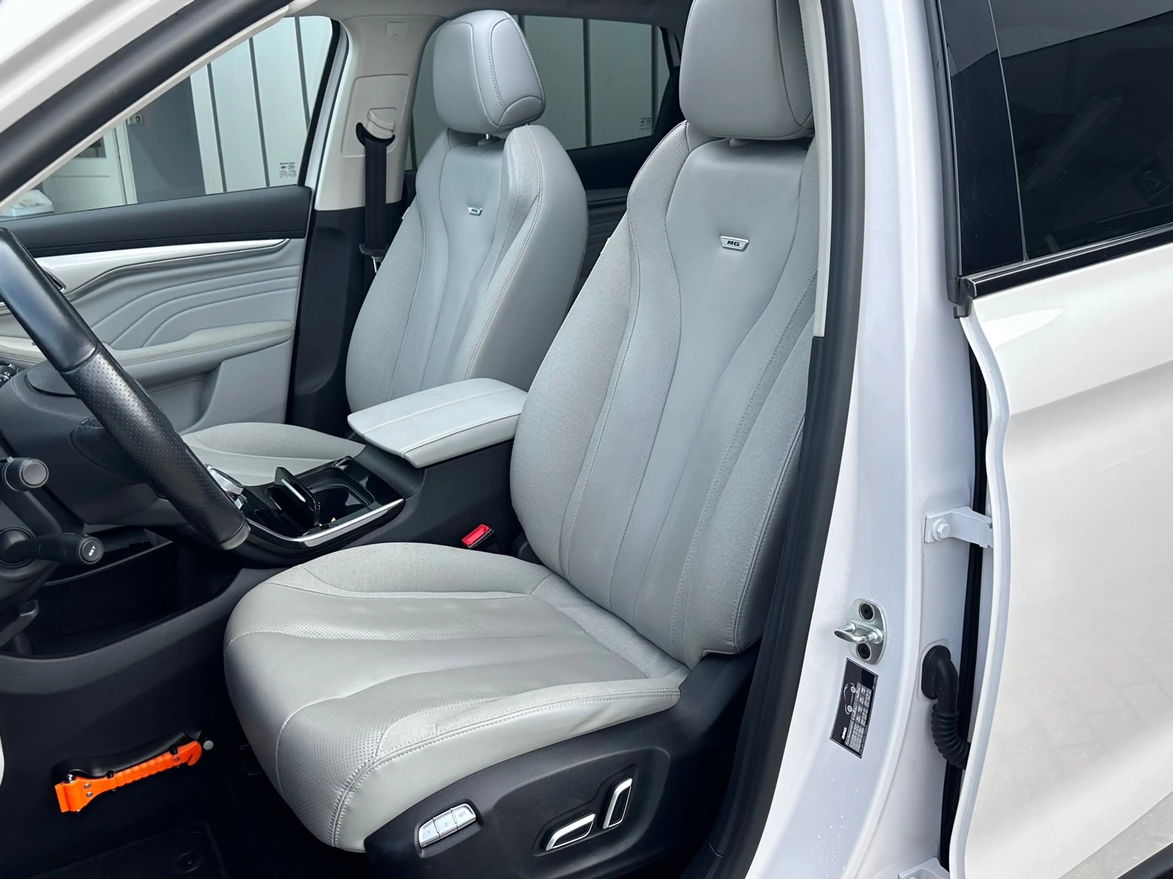 MG Marvel R Exclusive 70 kWh SOH 94.22% PANO BOSE TREKHAAK LEE — photo 12