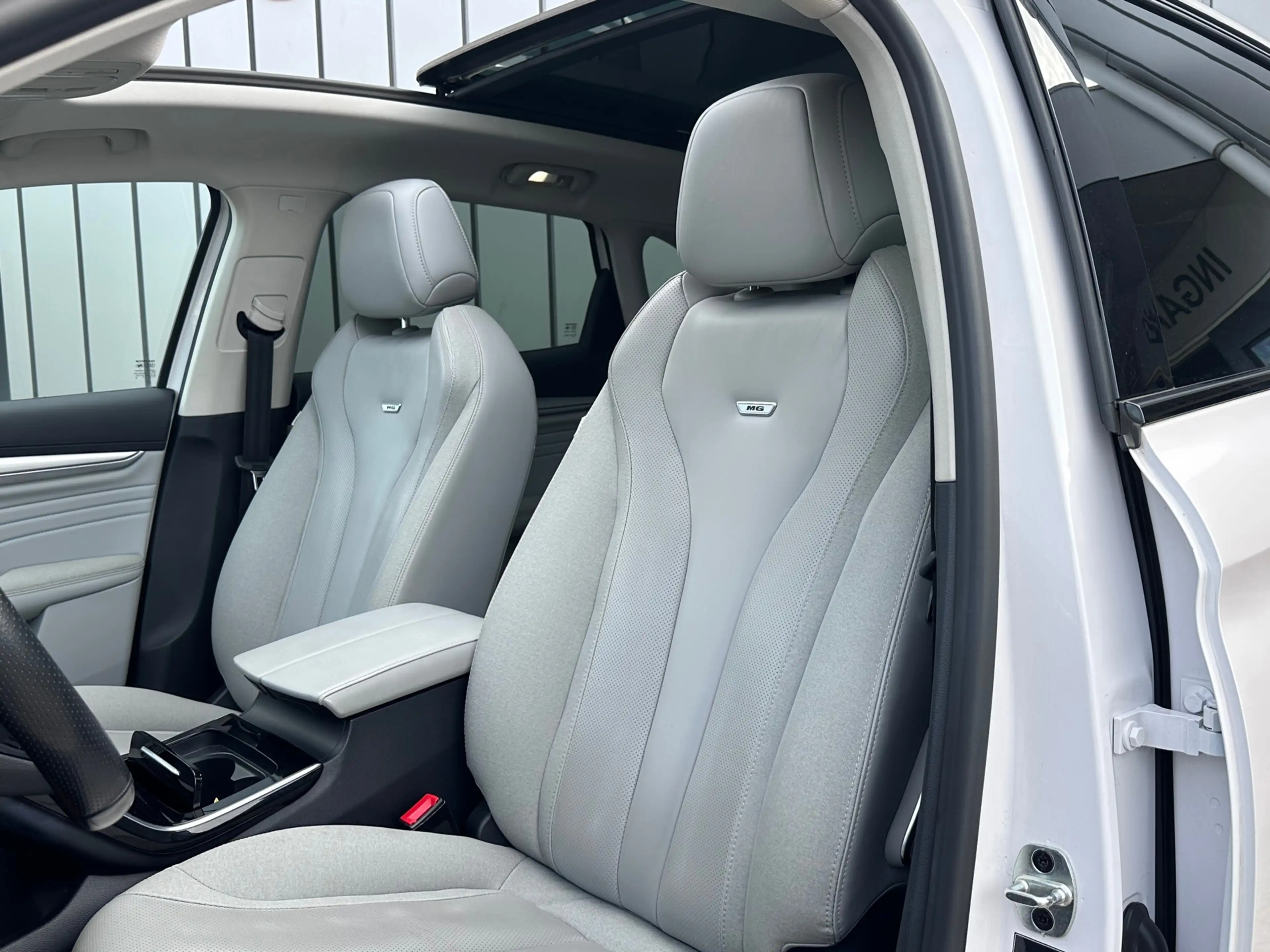 MG Marvel R Exclusive 70 kWh SOH 94.22% PANO BOSE TREKHAAK LEE — photo 9