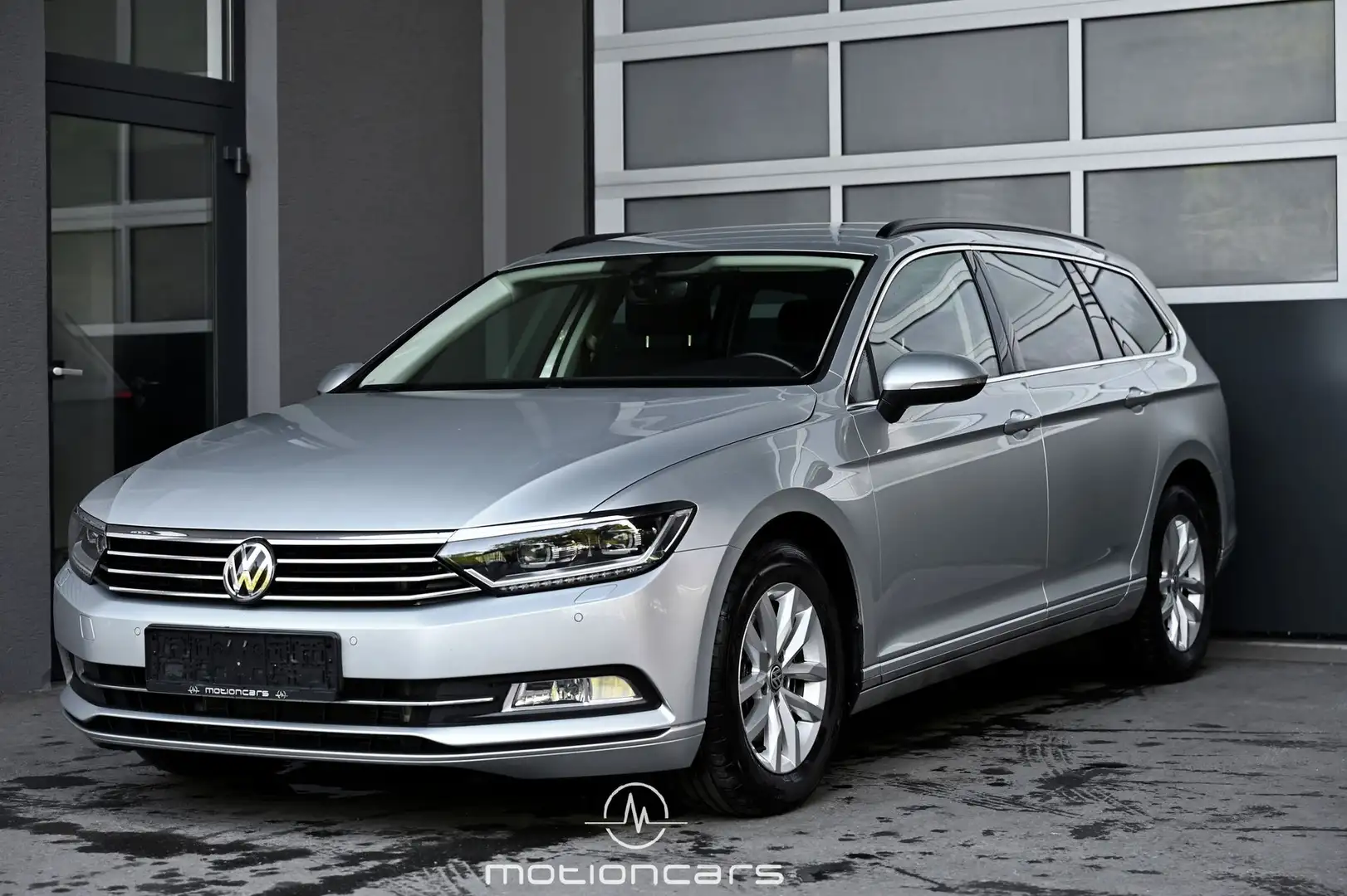Volkswagen Passat Variant Comfortline 2,0 TDI SCR DSG Pickerl NEU Argintiu - 1
