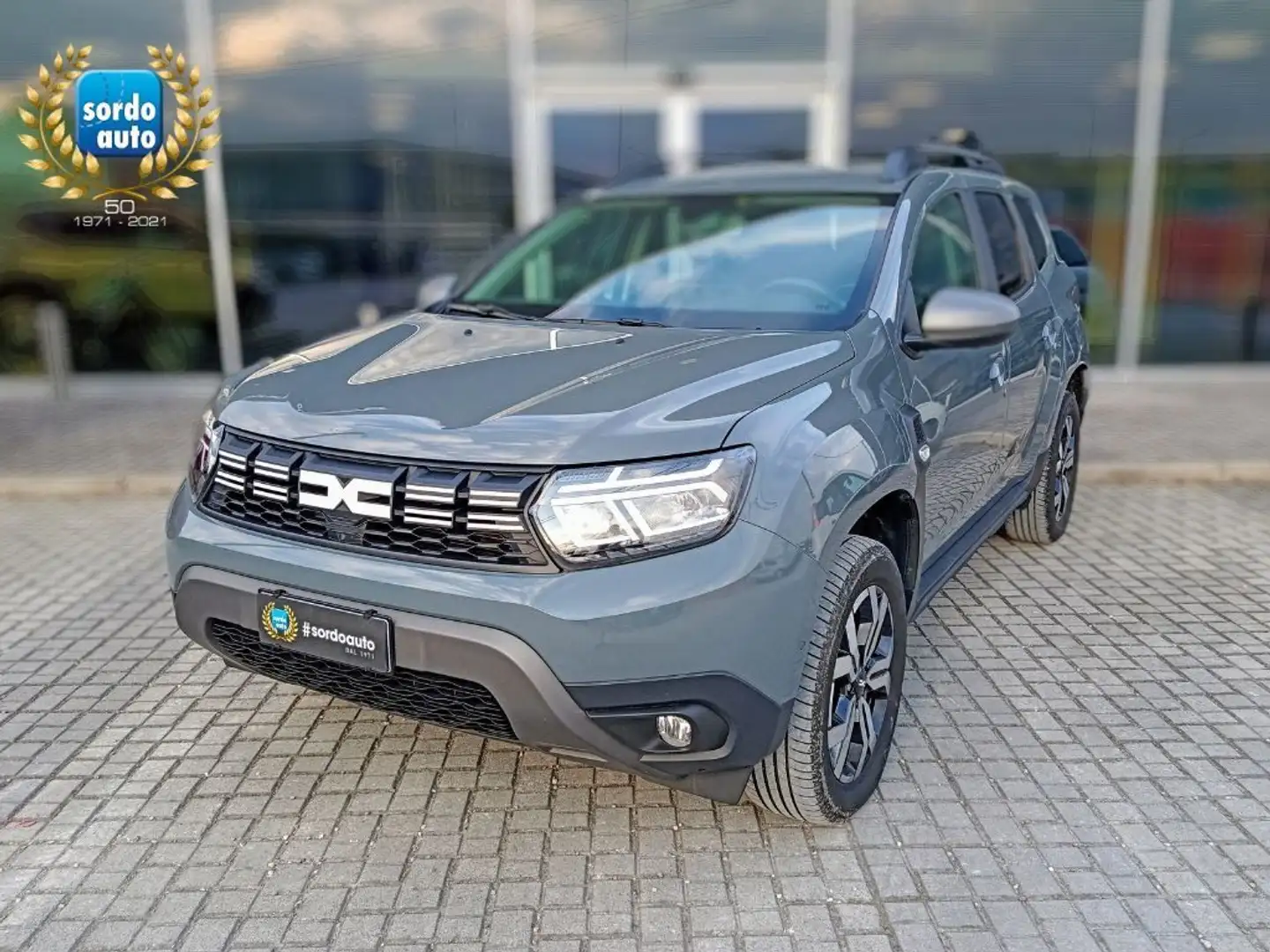 Dacia Duster 1.0 TCe GPL 4x2 Journey UP N1 Gris - 1