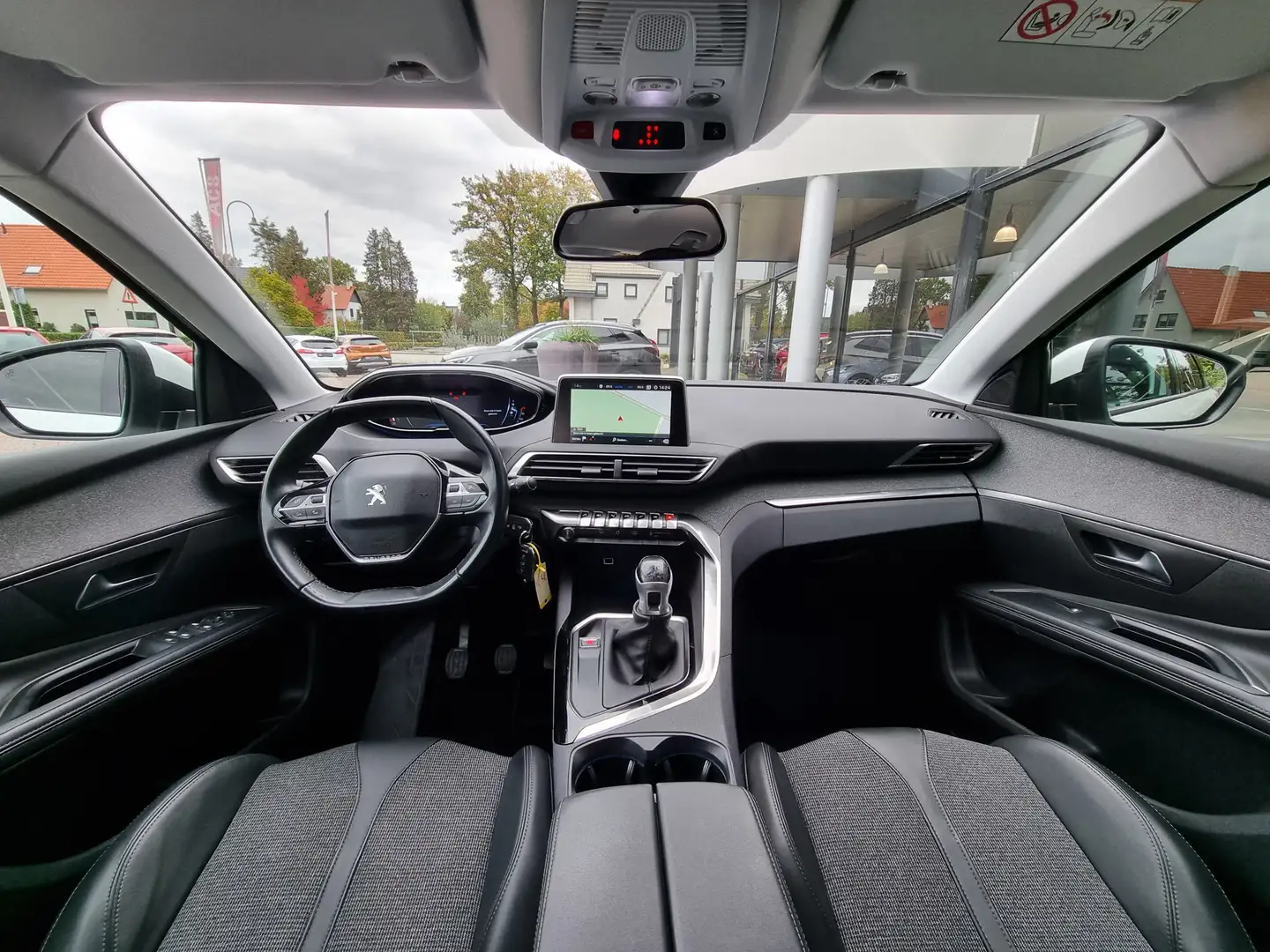 Peugeot 5008 1.2 Allure 131pk | 7-pers | Carplay | Leder | Dist Wit - 2