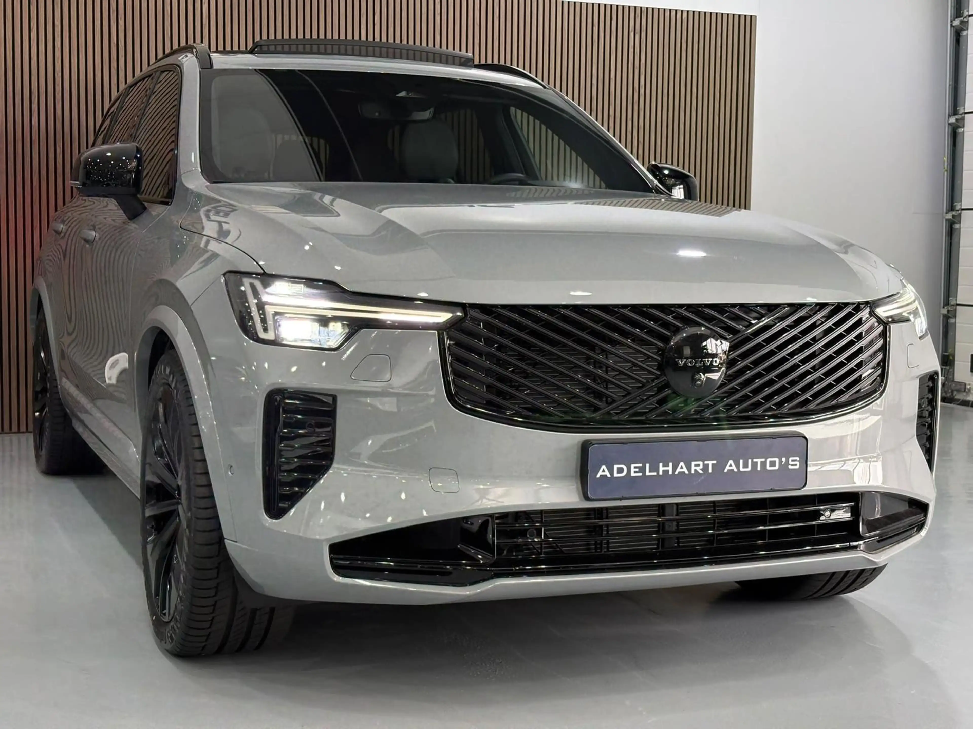 Volvo XC90 2.0 T8 Plug-in hybrid AWD Ultra Black Edition 455 — photo 4