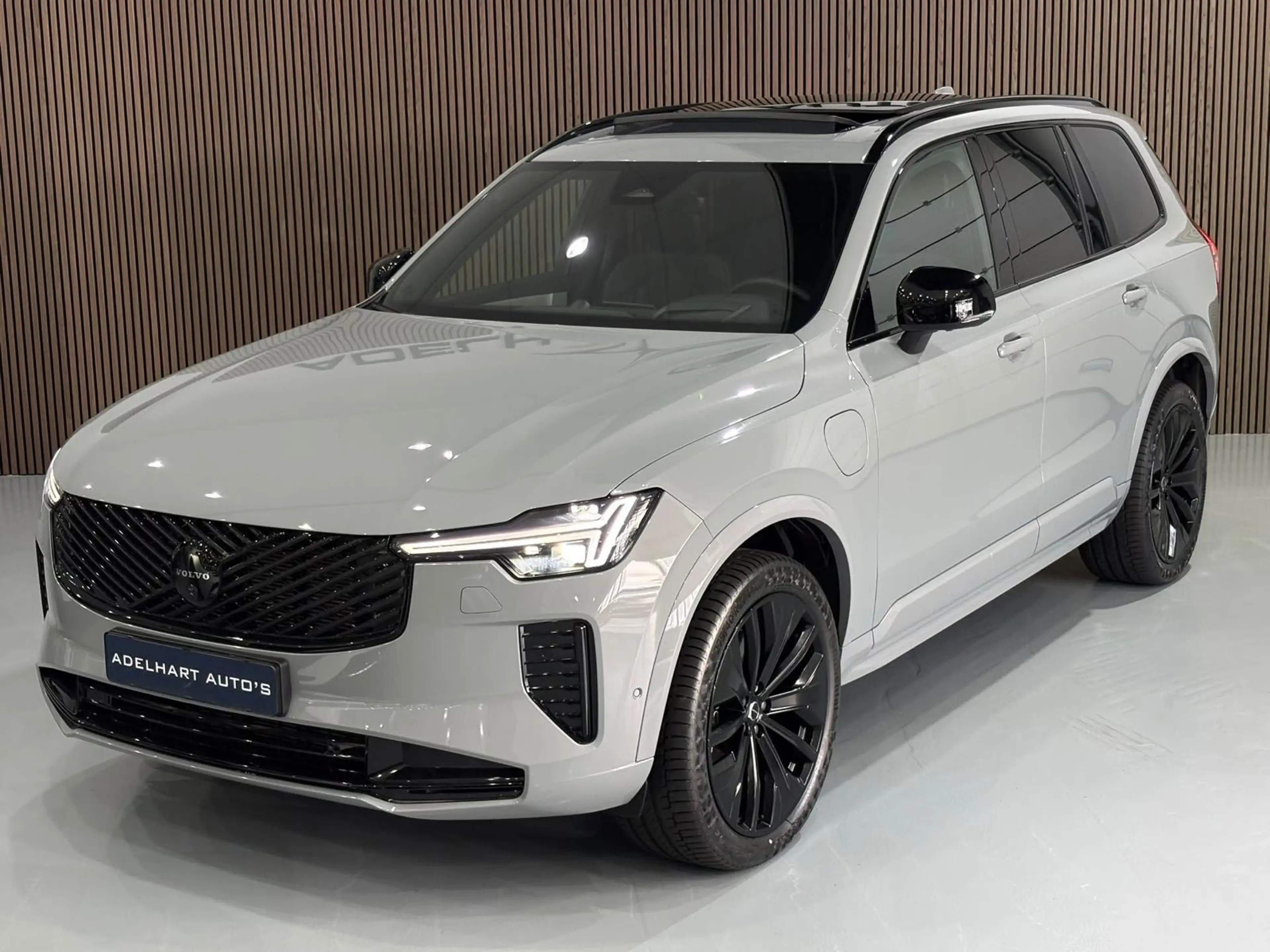 Volvo XC90 2.0 T8 Plug-in hybrid AWD Ultra Black Edition 455 — photo 14