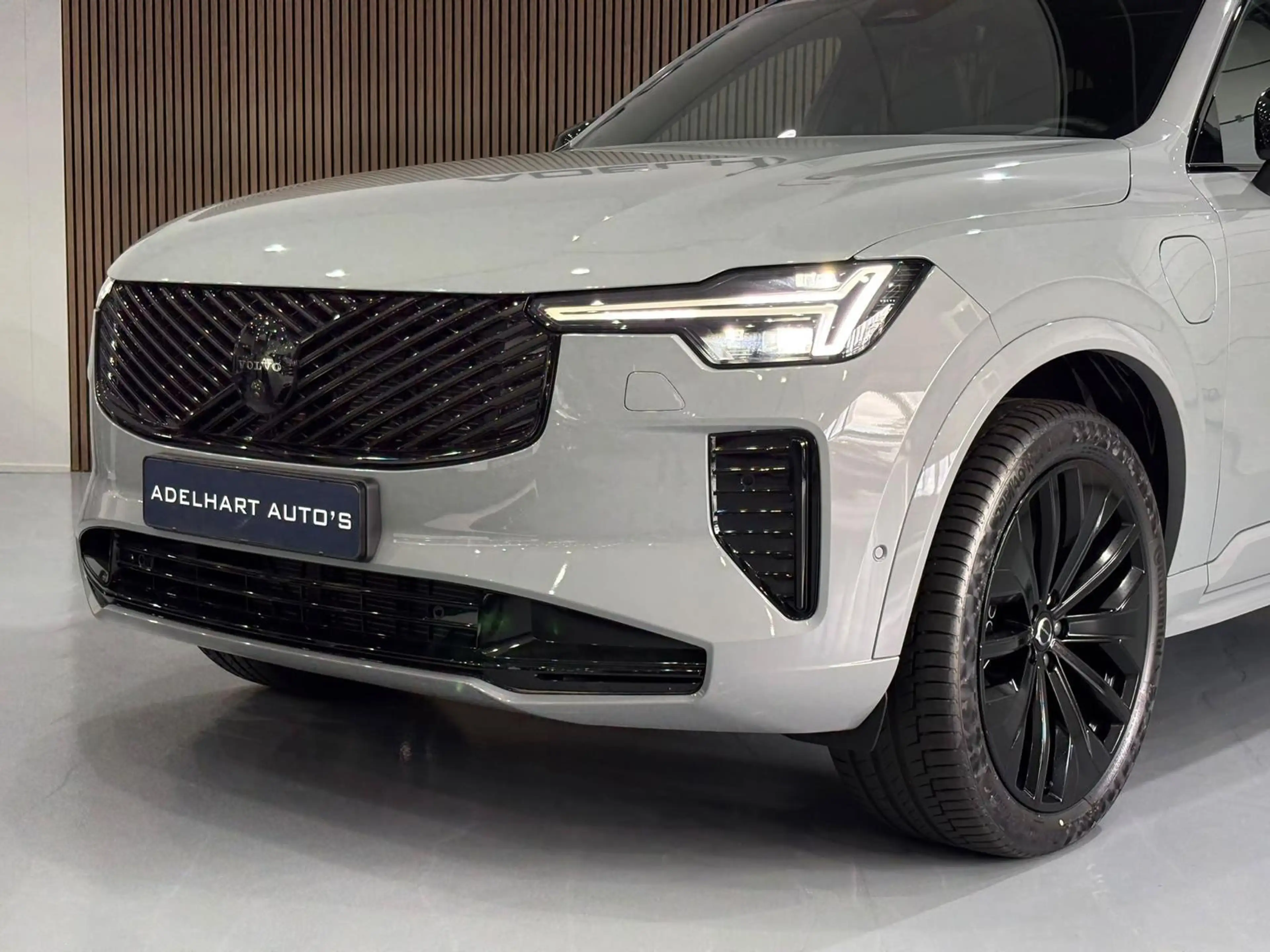 Volvo XC90 2.0 T8 Plug-in hybrid AWD Ultra Black Edition 455 — photo 8